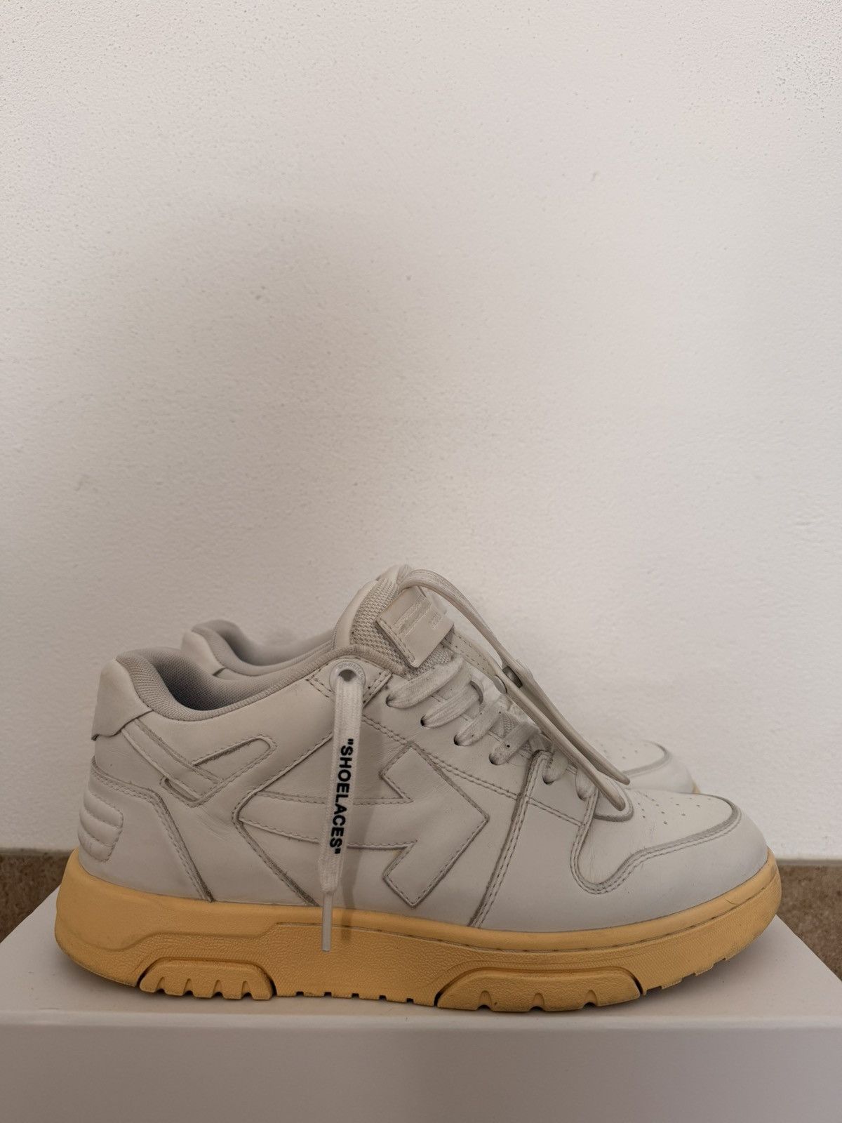 Off-White Off white out of office Size US 8 / EU 41 - 1 Thumbnail
