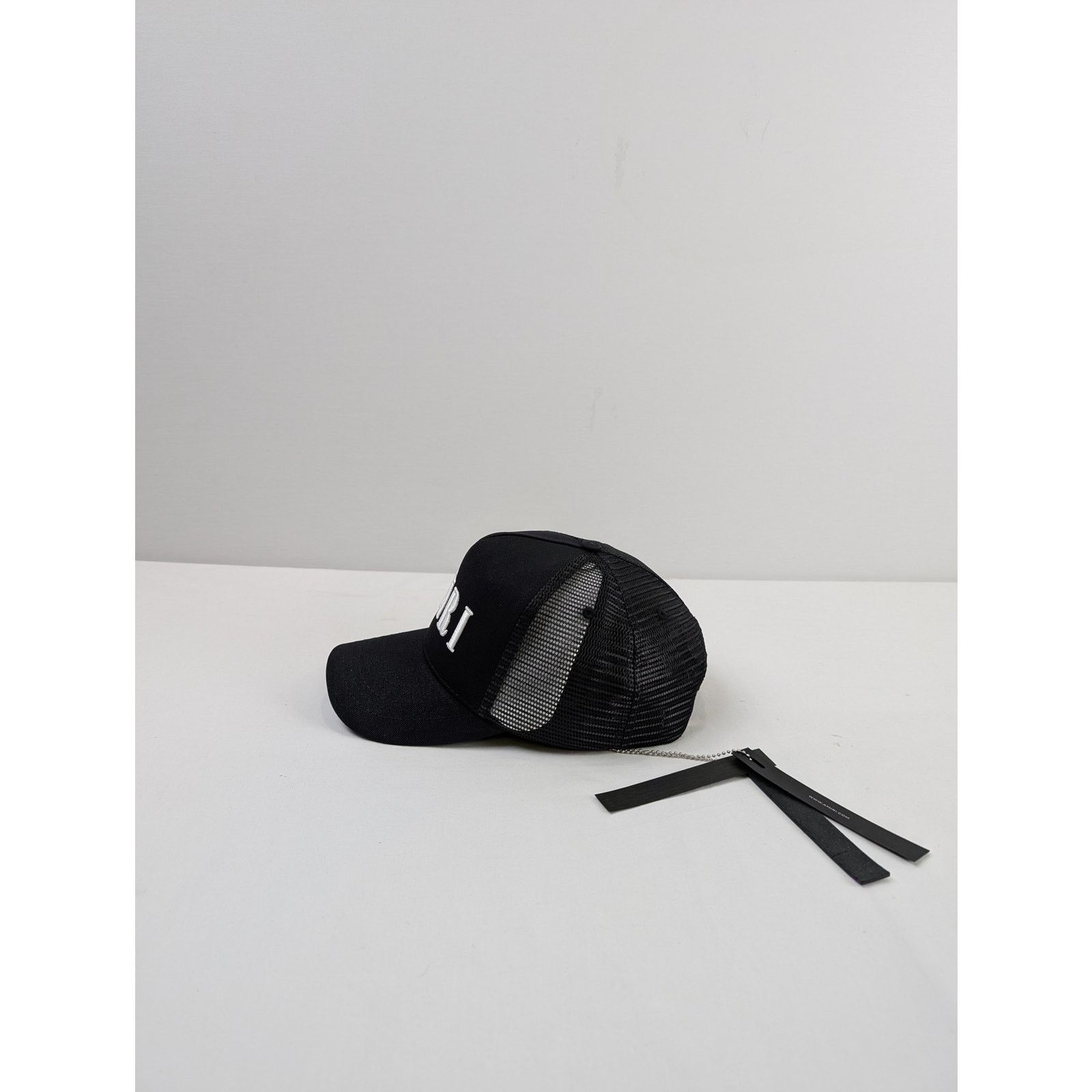 Amiri o1rshd1 Q:2 / Core Logo Trucker Cap / Hat in Black/White Size ONE SIZE - 4 Thumbnail