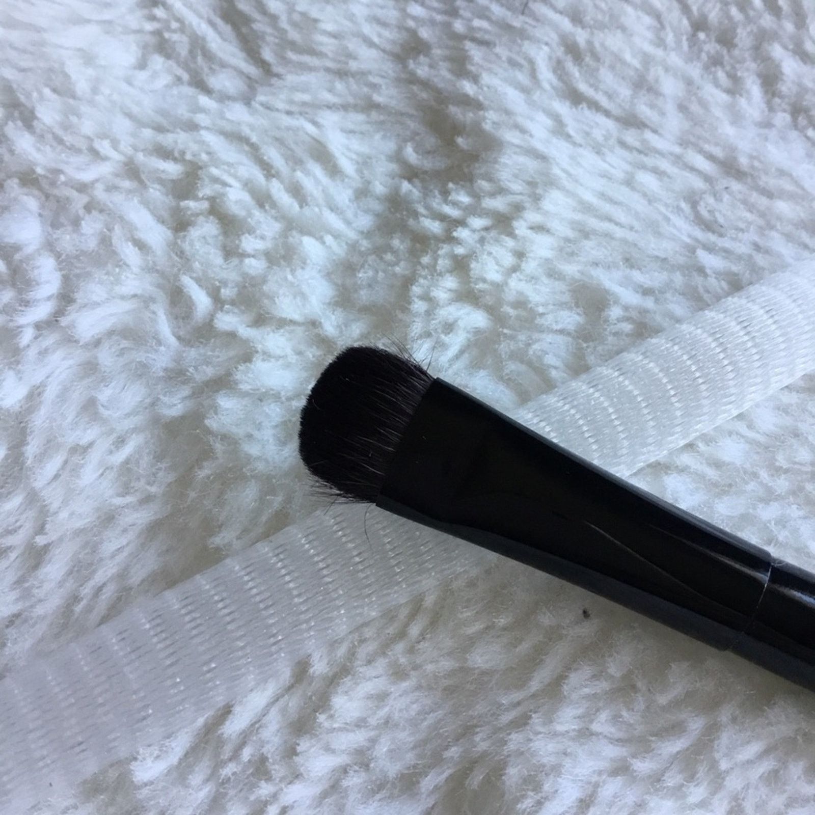 Other Le Métier de Beauté Large Shadow 05 Brush. Size ONE SIZE - 4 Thumbnail
