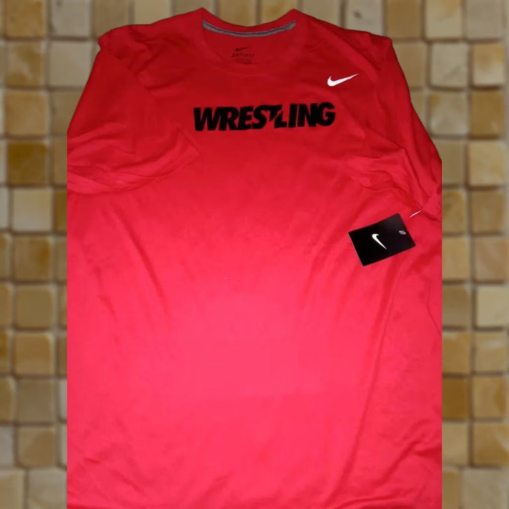 Nike NEW MENS NIKE DRI-FIT RED WRESTLING SHORT SLEEVE SHIRT SIZE XXL Size US XXL / EU 58 / 5 - 1 Preview