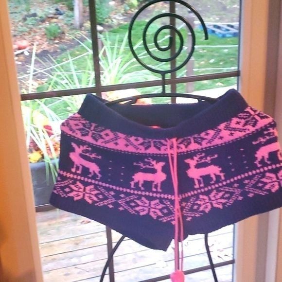 Betsey Johnson Betsey Johnson Holiday Fuzzy Hot Pink & Blue Deer Graphic Sl Size 27" / US 4 / IT 40 - 1 Thumbnail