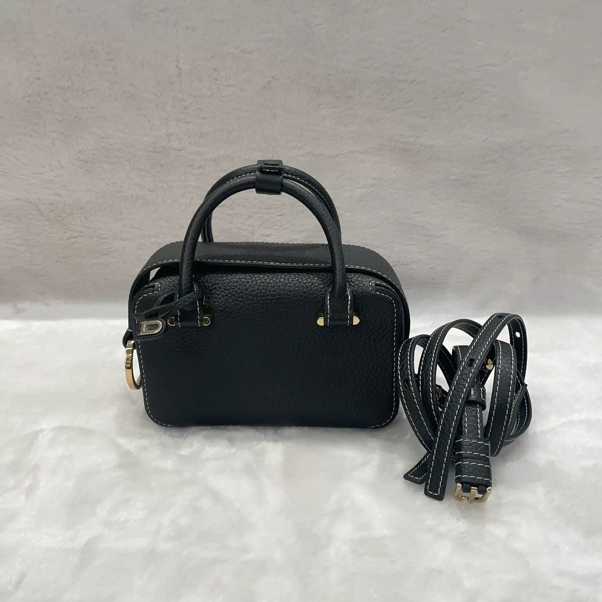 Louis Vuitton Pre-loved Bag Very good condition Size ONE SIZE - 1 Thumbnail