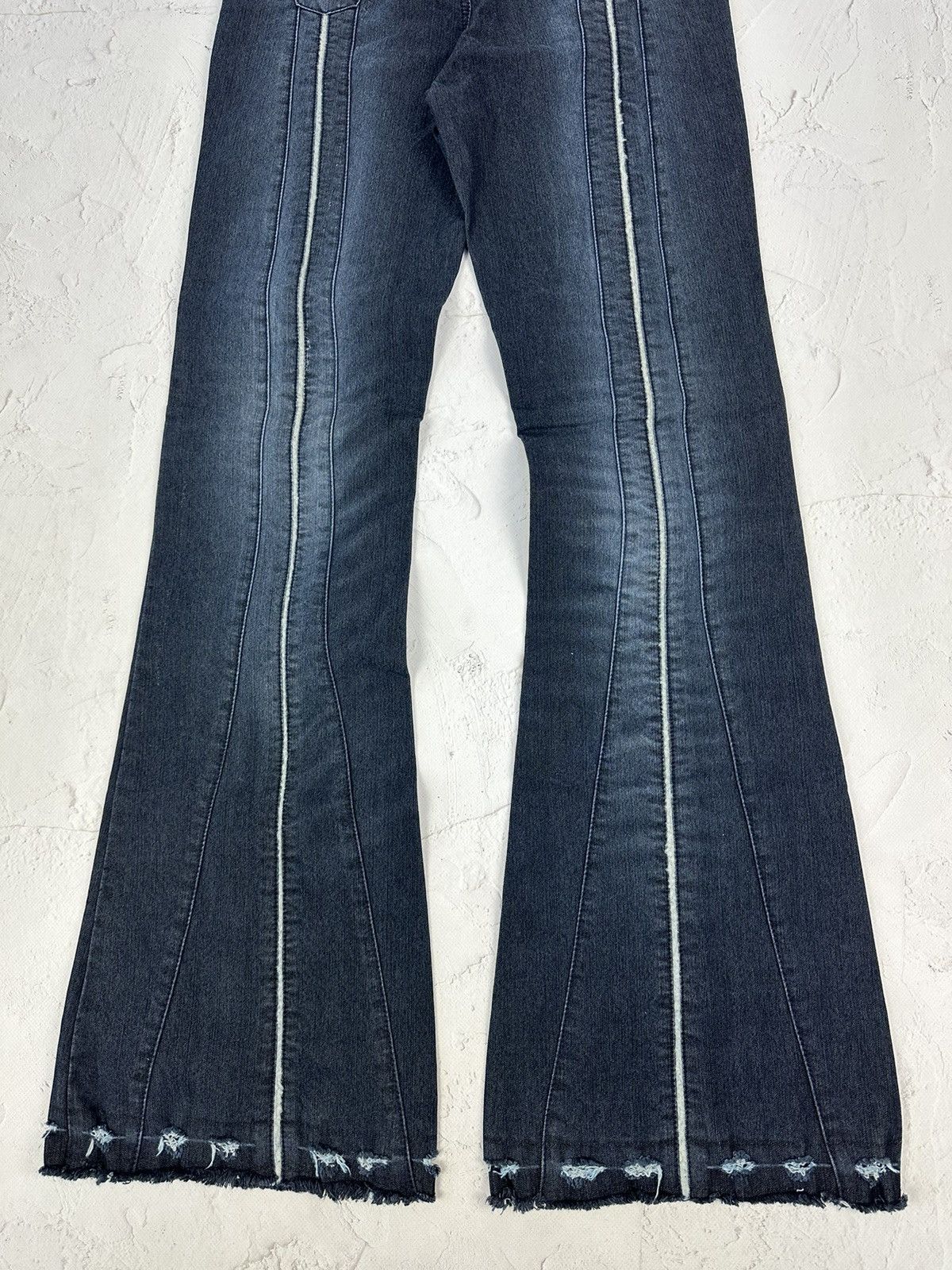 Vintage Y2K Vintage Distressed Flared Jeans Size 30" / US 8 / IT 44 - 7 Thumbnail
