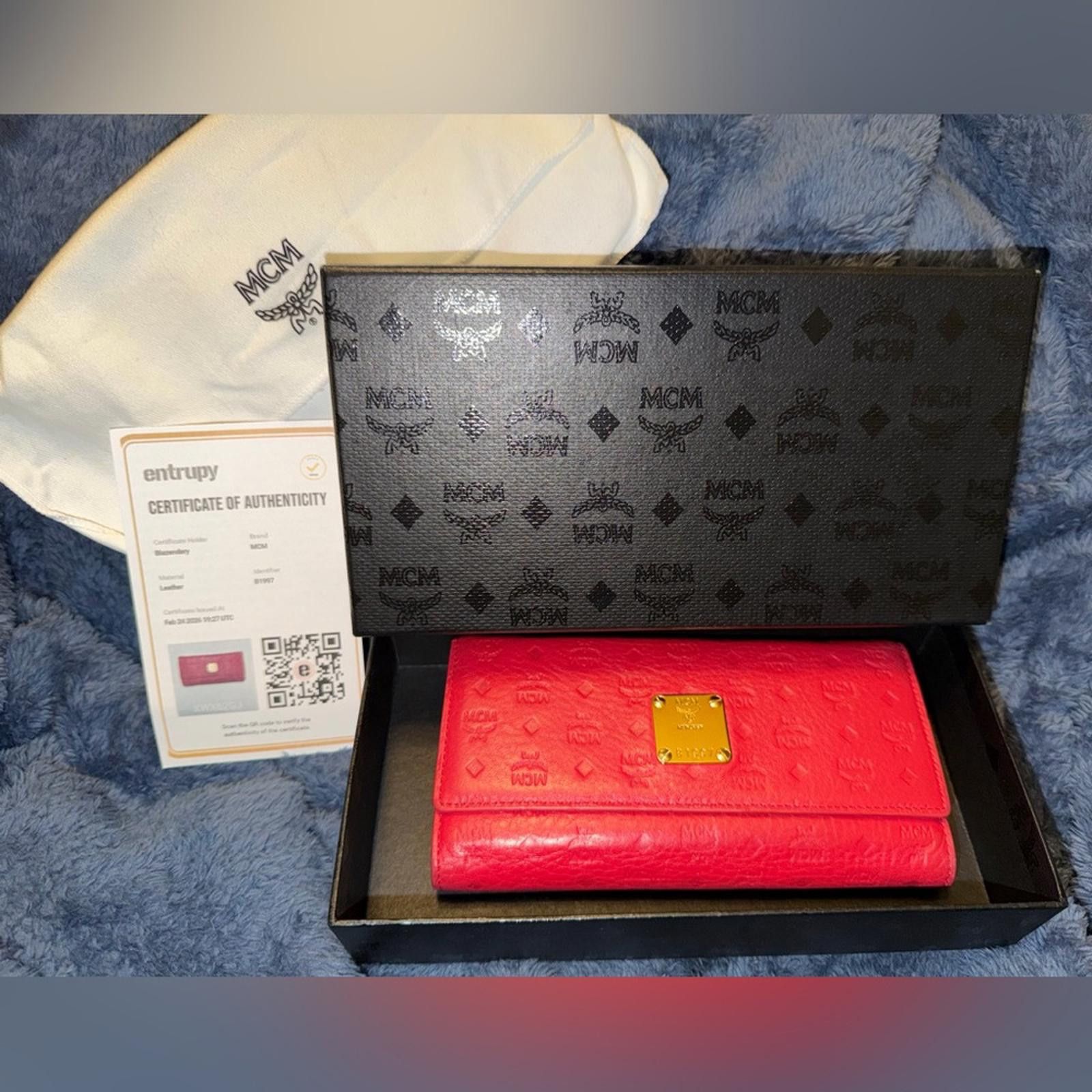 MCM MCM Red Enbossed Trifold Card Wallet with Gold Snap Size ONE SIZE - 1 Thumbnail