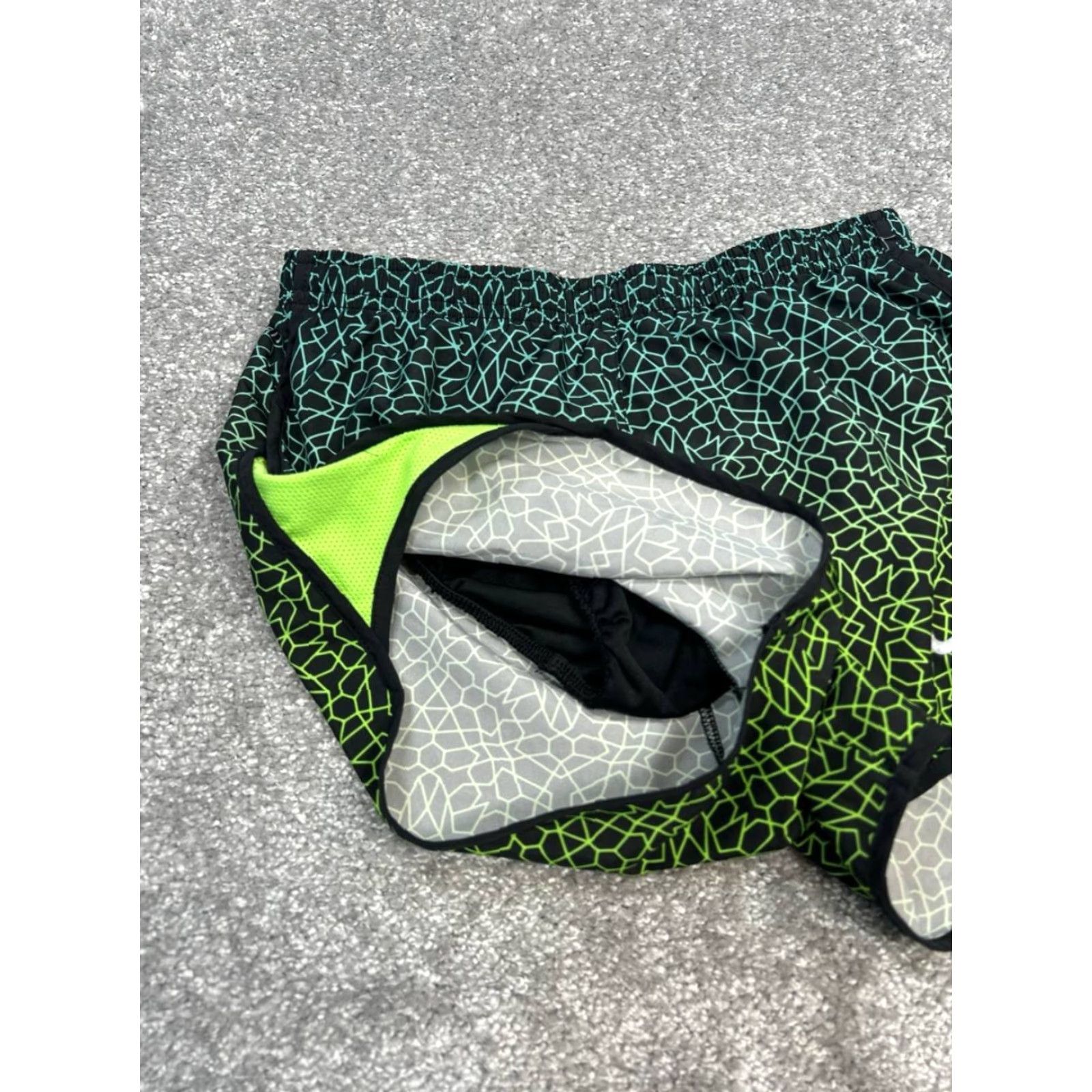 Nike Nike Dri-FIT Tempo Running Shorts Womens XS Multicolor Geometric Print Quick Dry Elastic Waist Brief Liner Athletic Activewear Shorts Size 26" / US 2 / IT 38 - 2 Thumbnail