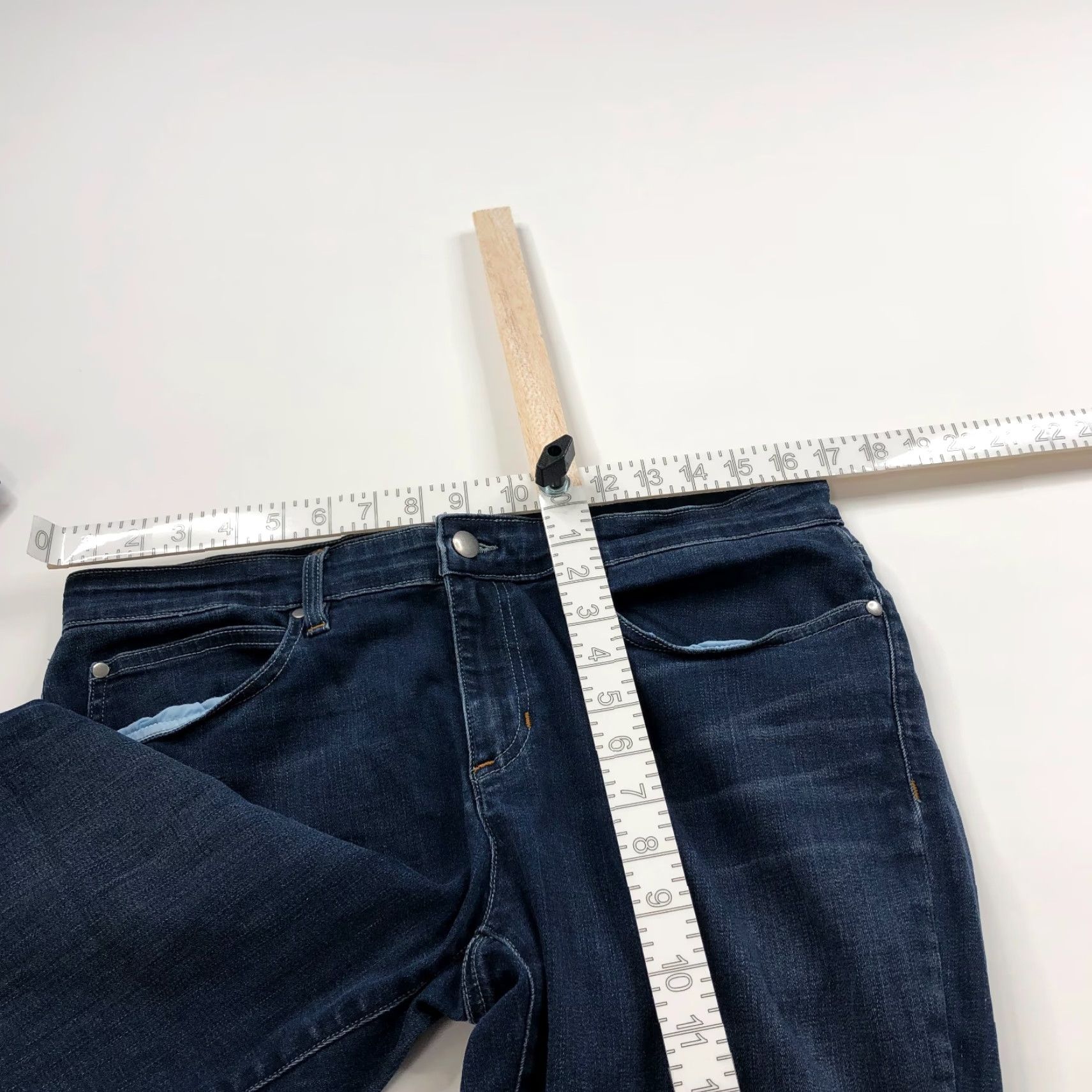 Eileen Fisher Eileen Fisher Jeans Tapered Slim 12 Mid Rise Stretch Denim Blue 34W 30L Womens Regular 5-Pocket Size 34" / US 12 / IT 48 - 5 Thumbnail