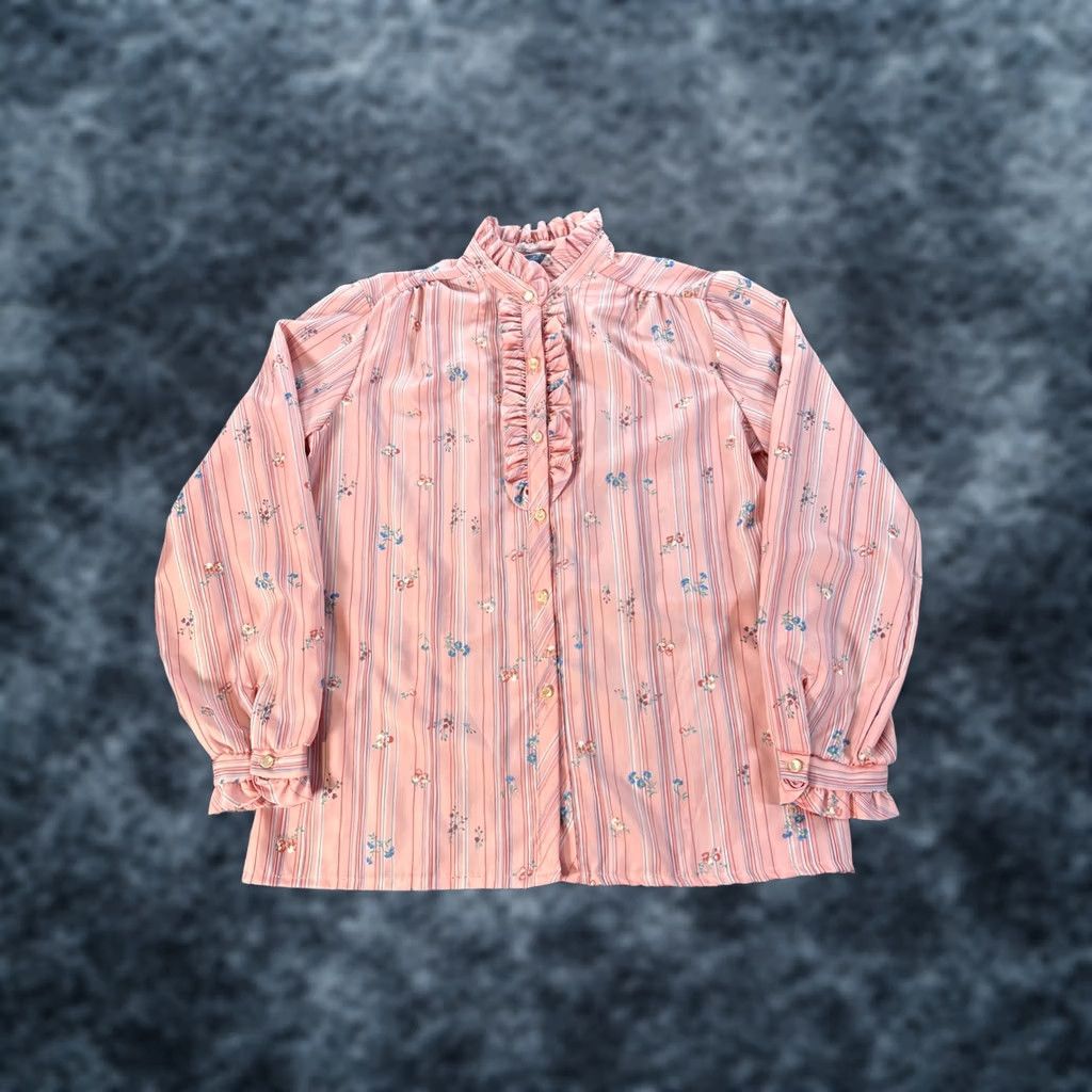 Vintage VINTAGE Blouse Ladies Long Sleeve Floral Lace Button Collar Pink L Top Holiday Blouse Womens Regular Size L Size L / US 10 / IT 46 - 1 Thumbnail