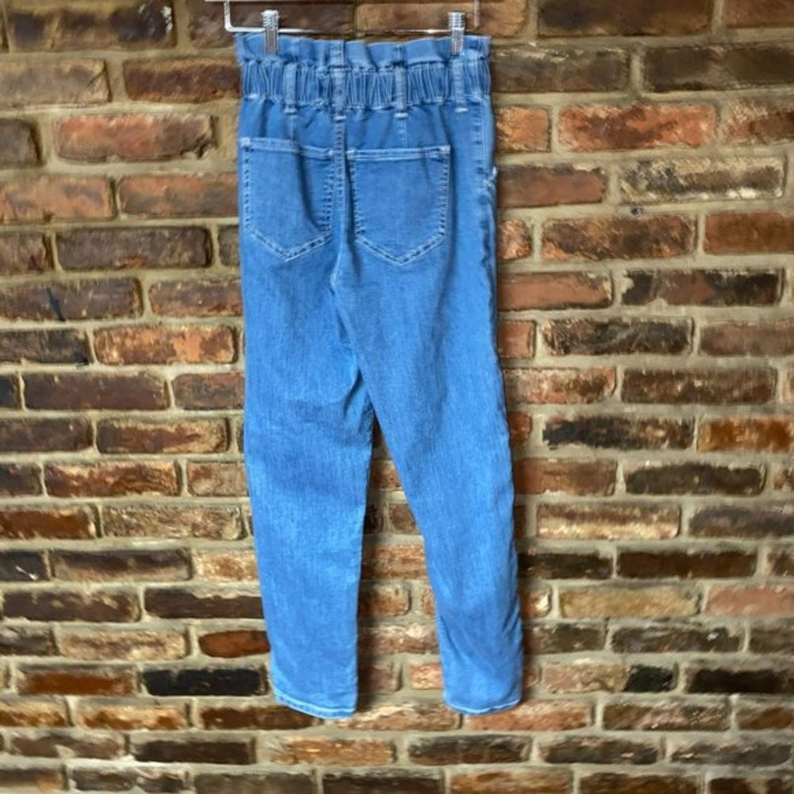 Other SO Medium Blue Denim High Rise Elastic Waist Mom Jeans 1/25W Size 25" / US 0 / IT 36 - 3 Thumbnail