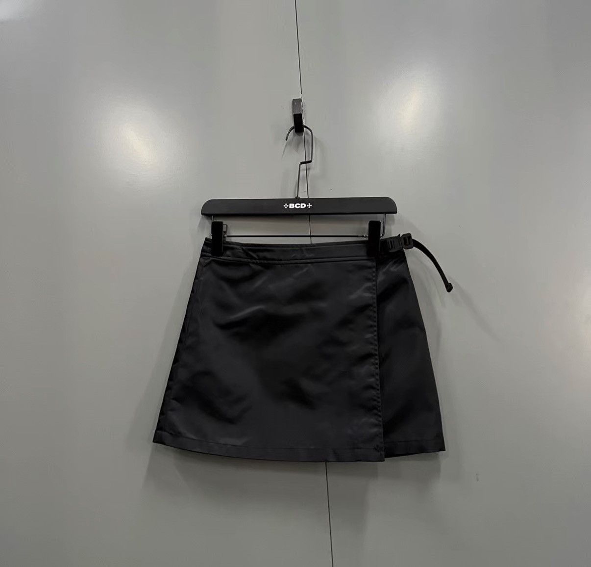 1017 ALYX 9SM 1017 ALYX 9SM Black Nylon Mini Skirt J41 Size 27" / US 4 / IT 40 - 1 Thumbnail