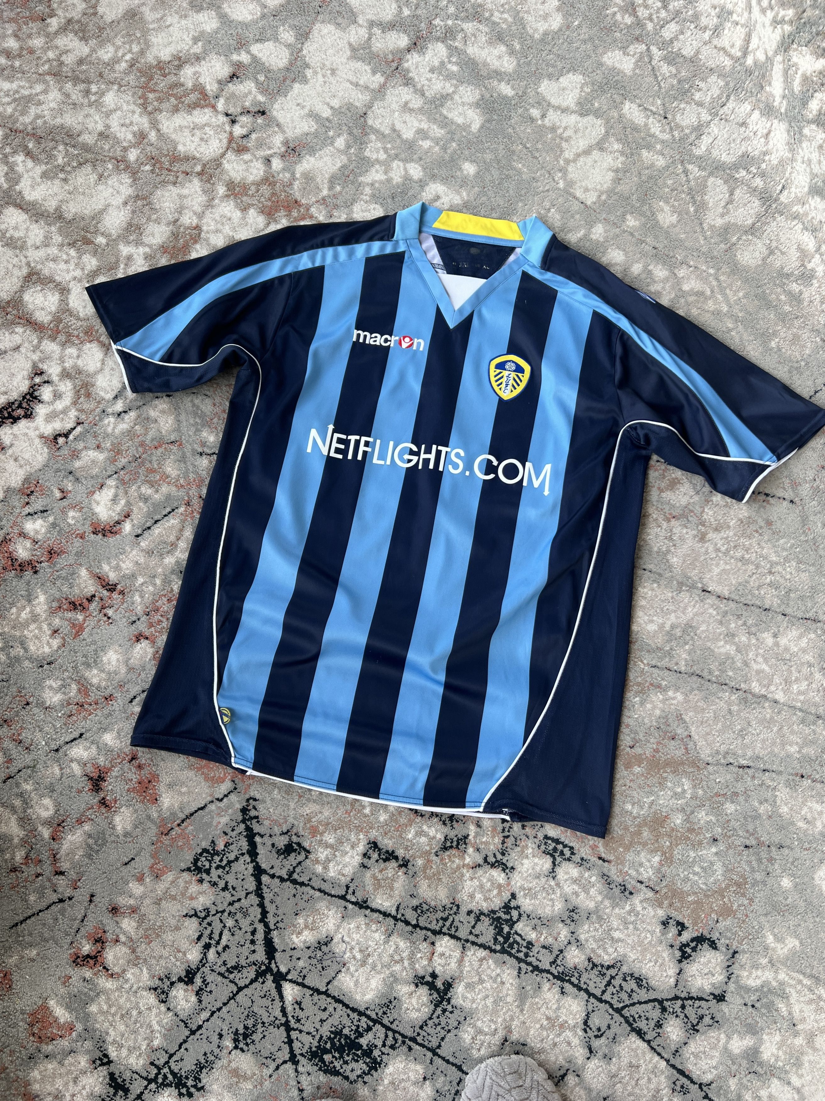 Macron Macron Leeds United Vintage Jersey Size US XXL / EU 58 / 5 - 1 Thumbnail