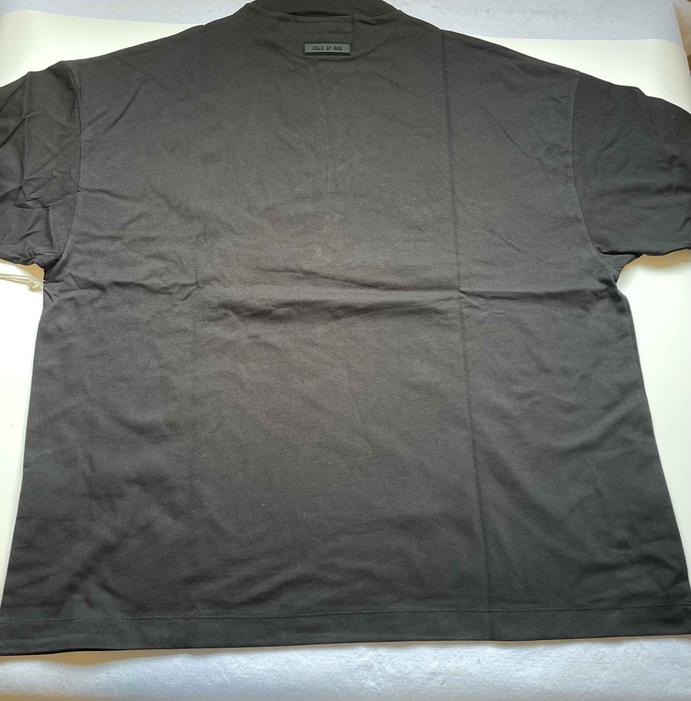 Fear of God 🔥 Fear of God Essentials T-shirt Jet Black Sz (L) Size US L / EU 52-54 / 3 - 6 Thumbnail