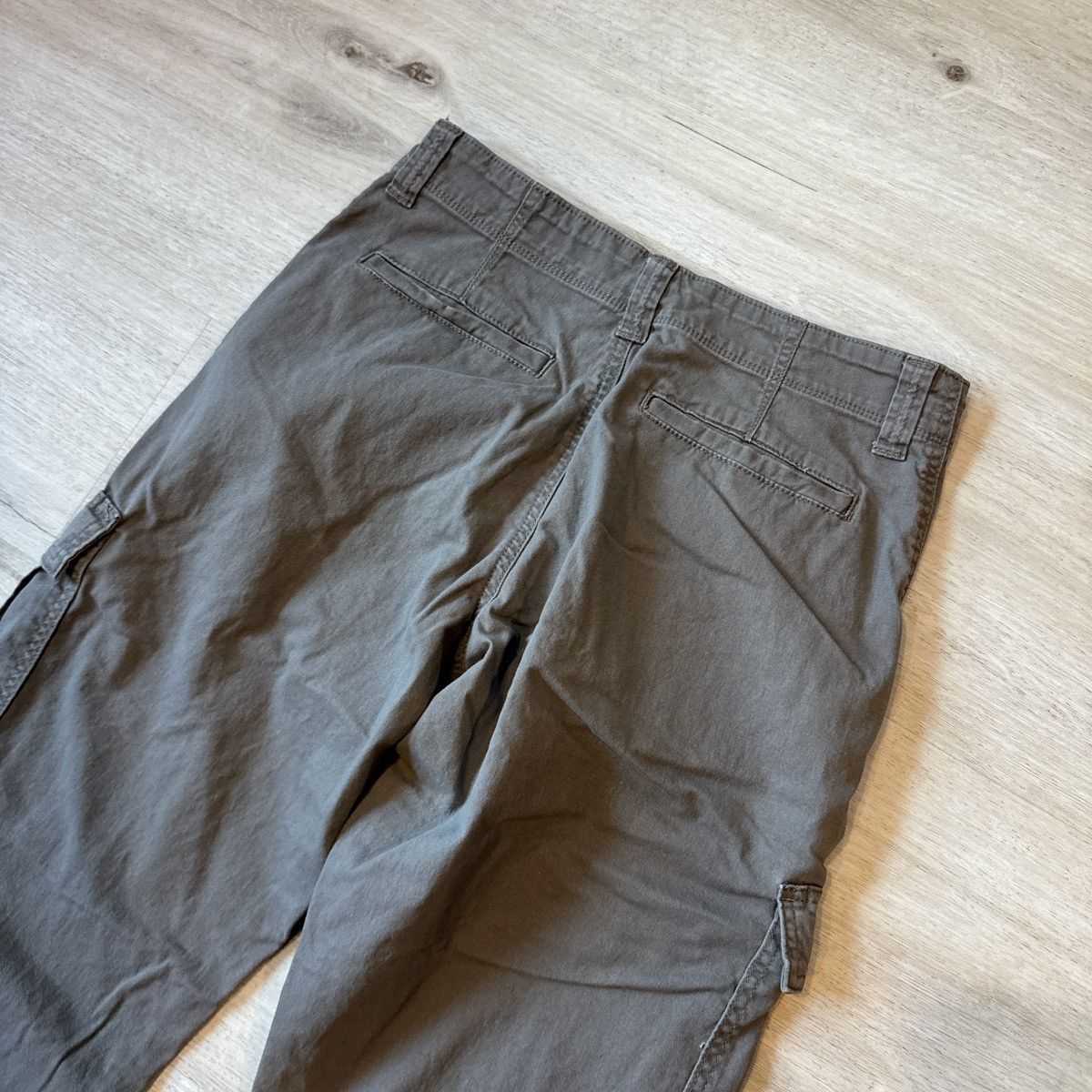 Wrangler Dark gray/beigeish cargo pants. Tagged 30x30 Size US 30 / EU 46 - 4 Thumbnail