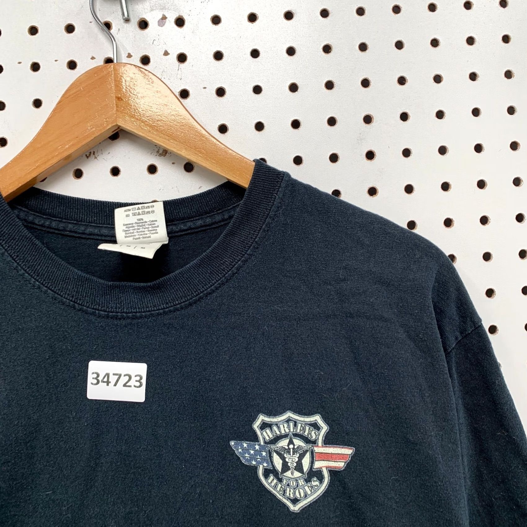 Gildan Keywords: "Vintage," "Harley," "For Heroes," "Shirt," "Mens," "Medium," "Black," "Eagle Flag," "20x27" – These are prominent and relevant Size US M / EU 48-50 / 2 - 7 Thumbnail