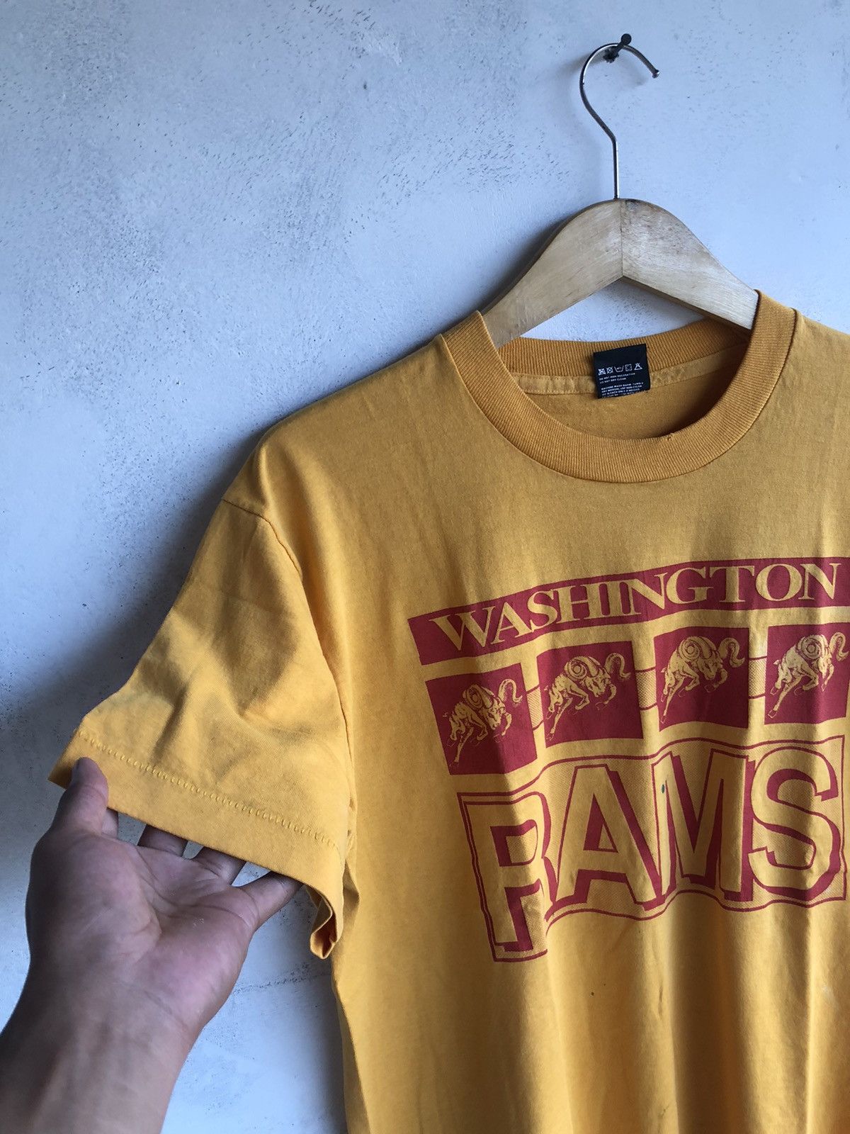 Japanese Brand Very Rare Vintage 90s Washington Raws Tshirt Size US L / EU 52-54 / 3 - 6 Thumbnail