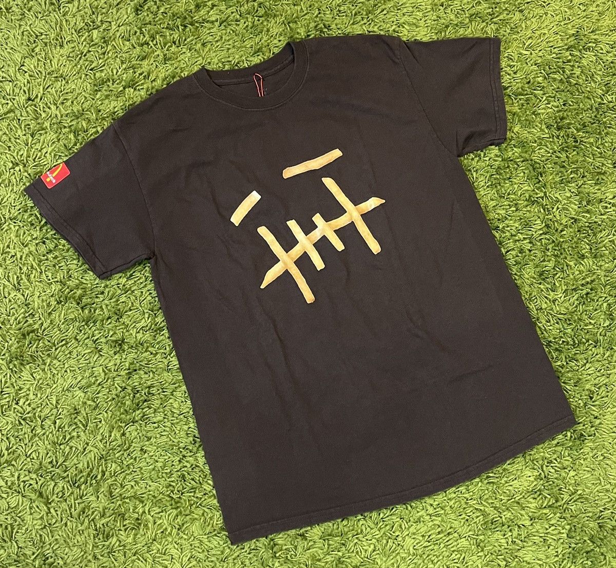 Travis Scott Travis Scott Cactus Jack McDonalds French Fry tee Size Small Size US S / EU 44-46 / 1 - 1 Thumbnail
