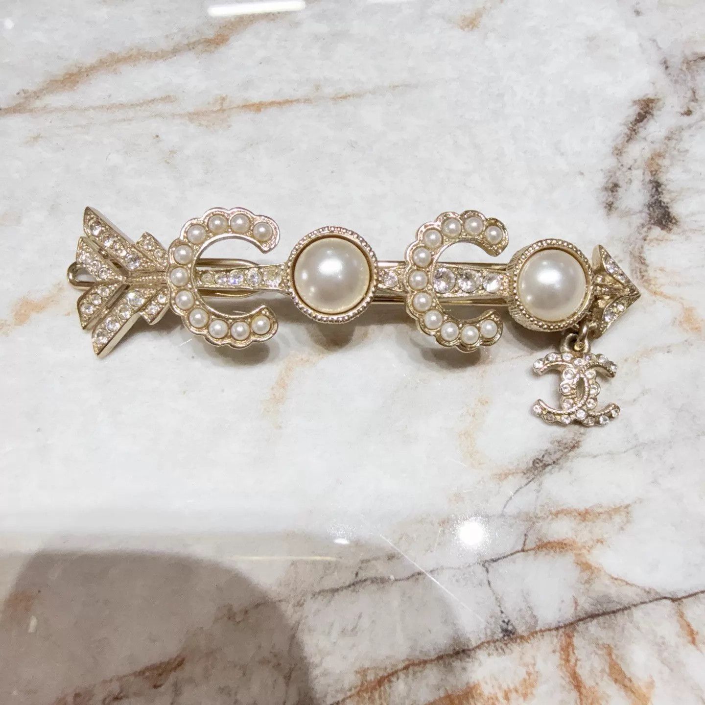 Chanel Chanel Pearl Hairclip Cupid's Arrow Brand New Size ONE SIZE - 2 Thumbnail