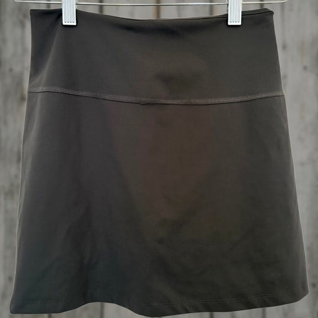 Girlfriend Collective VINTAGE Girlfriend Collective Skort Shirt? Size 28" / US 6 / IT 42 - 1 Thumbnail