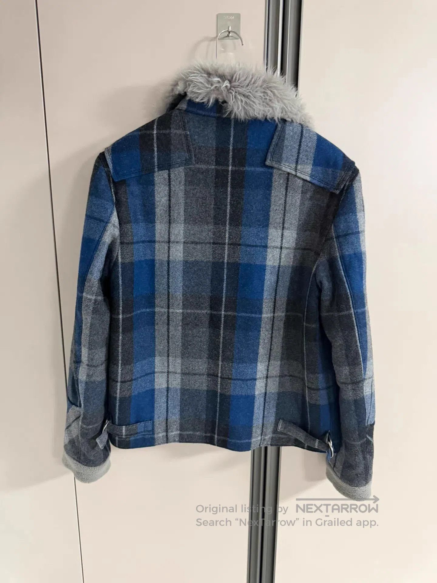 Lanvin Blue Checkered Jacket with Faux Fur Collar. Size US M / EU 48-50 / 2 - 2 Thumbnail