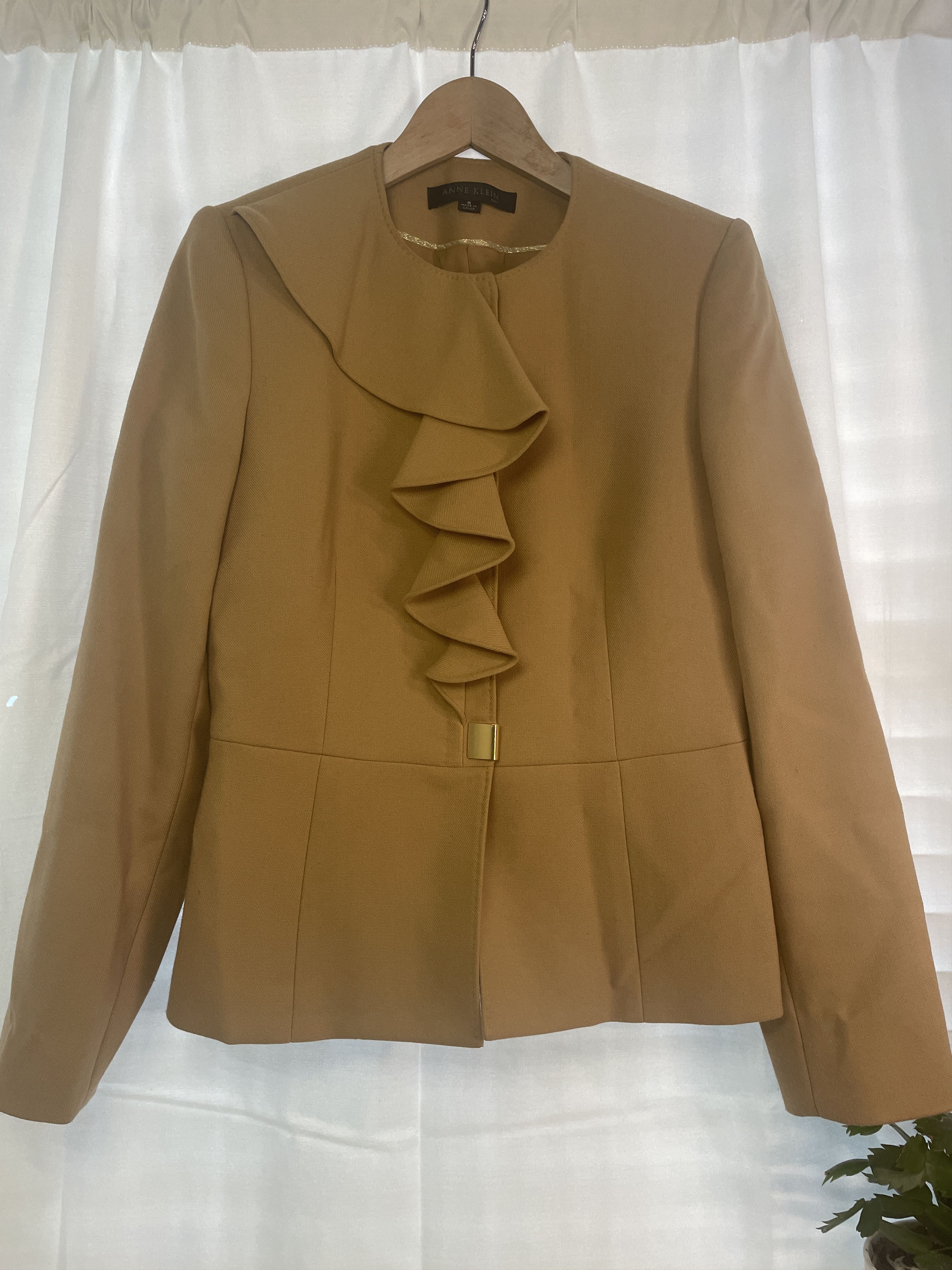 Anne Klein TF7018- Anne Klein Women’s Ruffle Front Size M / US 6-8 / IT 42-44 - 1 Thumbnail