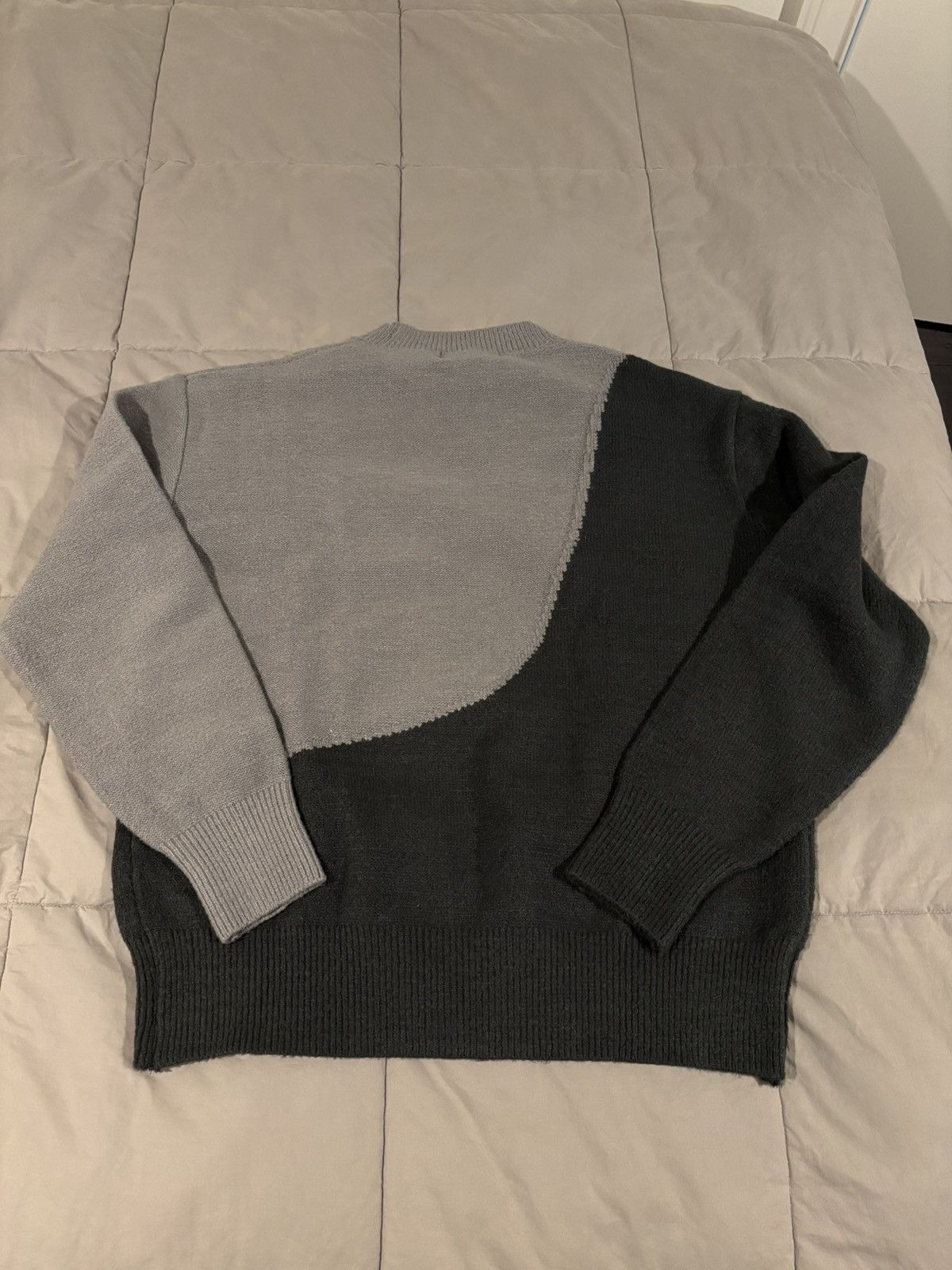 Olive Taiji Knit Size US M / EU 48-50 / 2 - 7 Thumbnail