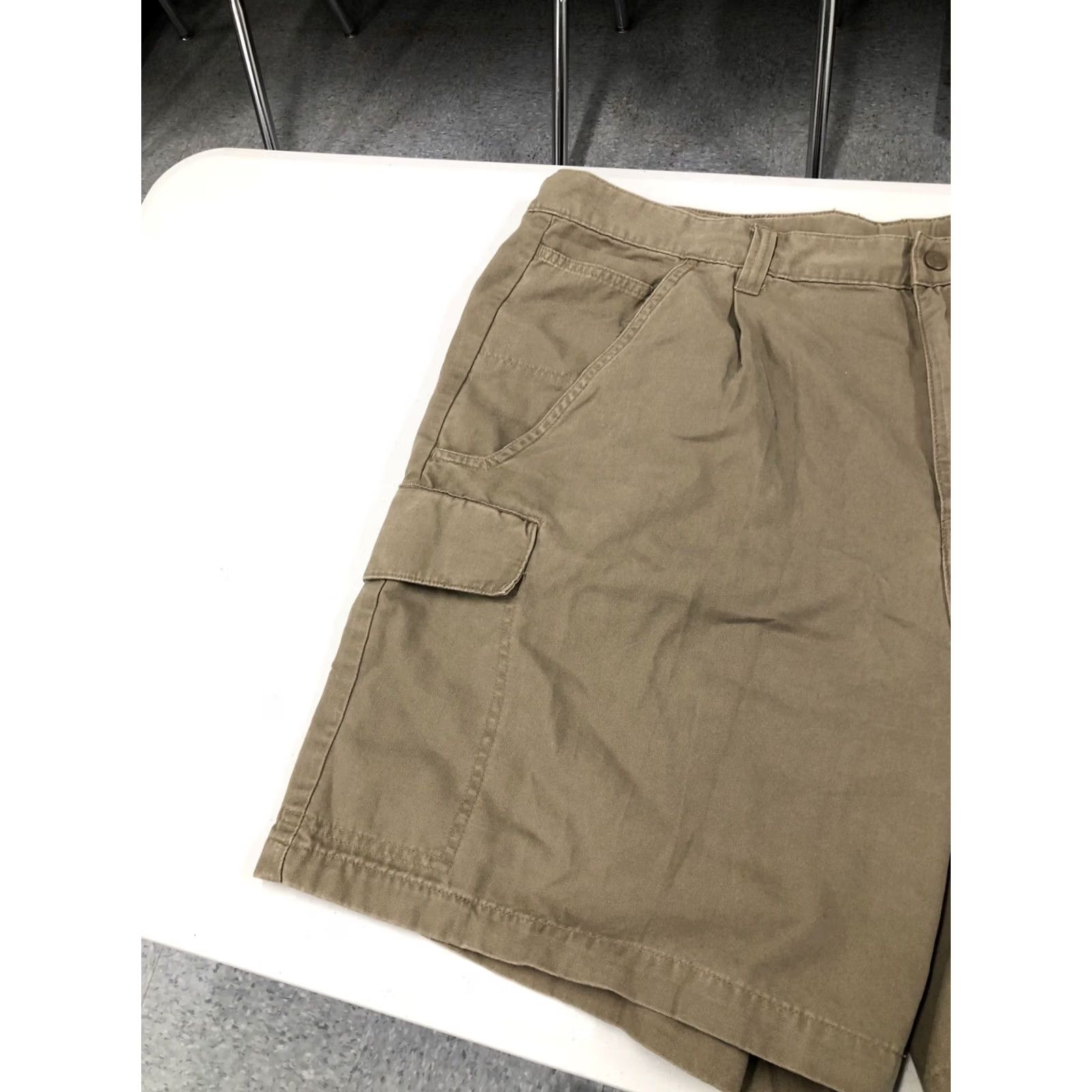 Vintage Columbia Cargo Shorts Cotton Brown 42 Mens Size 42 Button Closure Pockets Regular Fit Casual Size US 42 / EU 58 - 4 Thumbnail