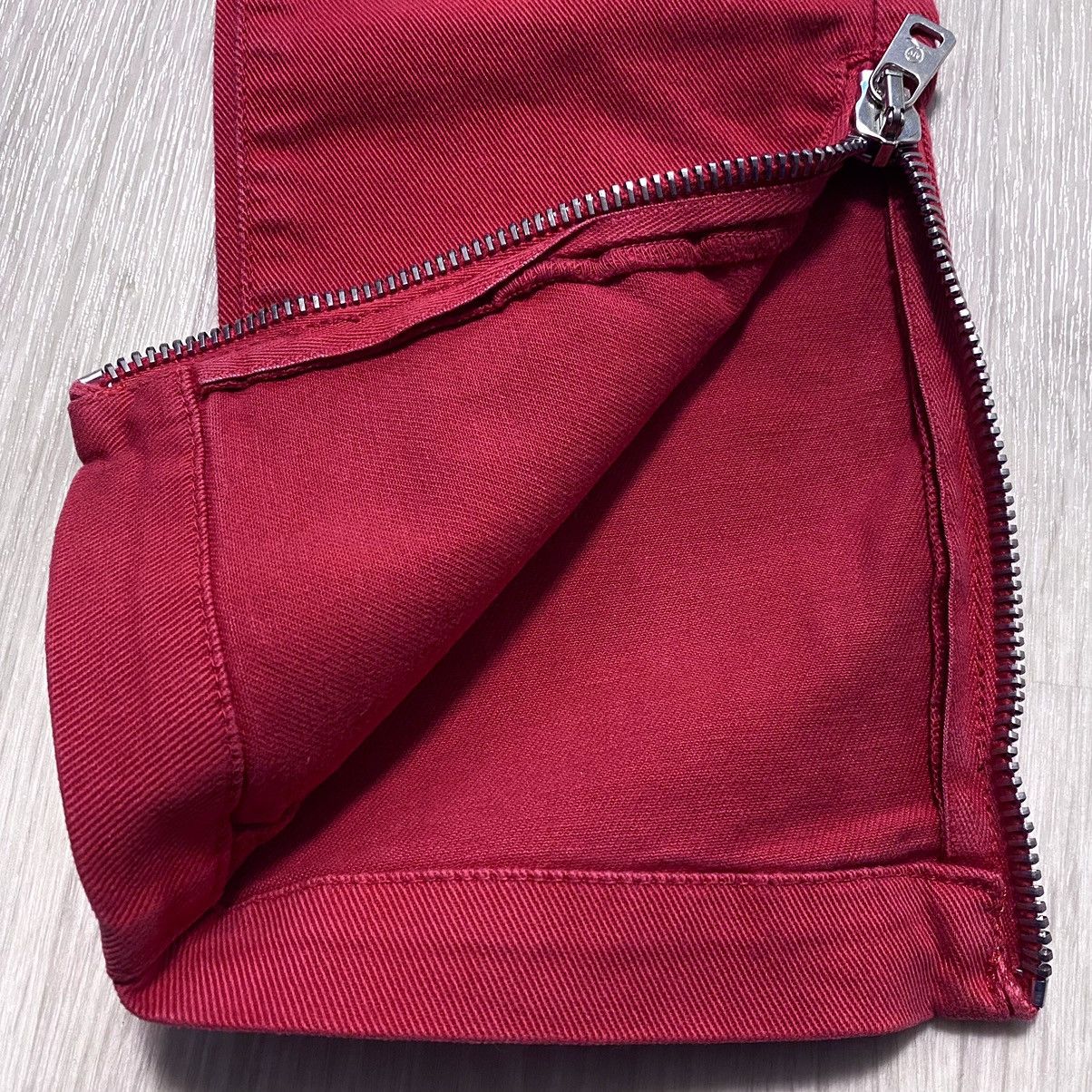 Alexander McQueen 2013 Alexander McQueen McQ Red Zip Slim Fit Jeans Denim Size 26" / US 2 / IT 38 - 10 Thumbnail