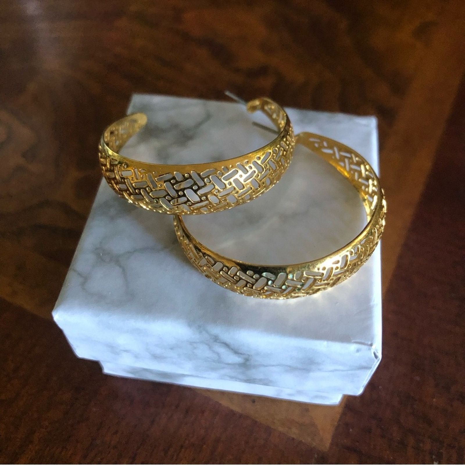 Vintage Vintage 90s gold plated cut out design hoop earrings Size ONE SIZE - 1 Thumbnail