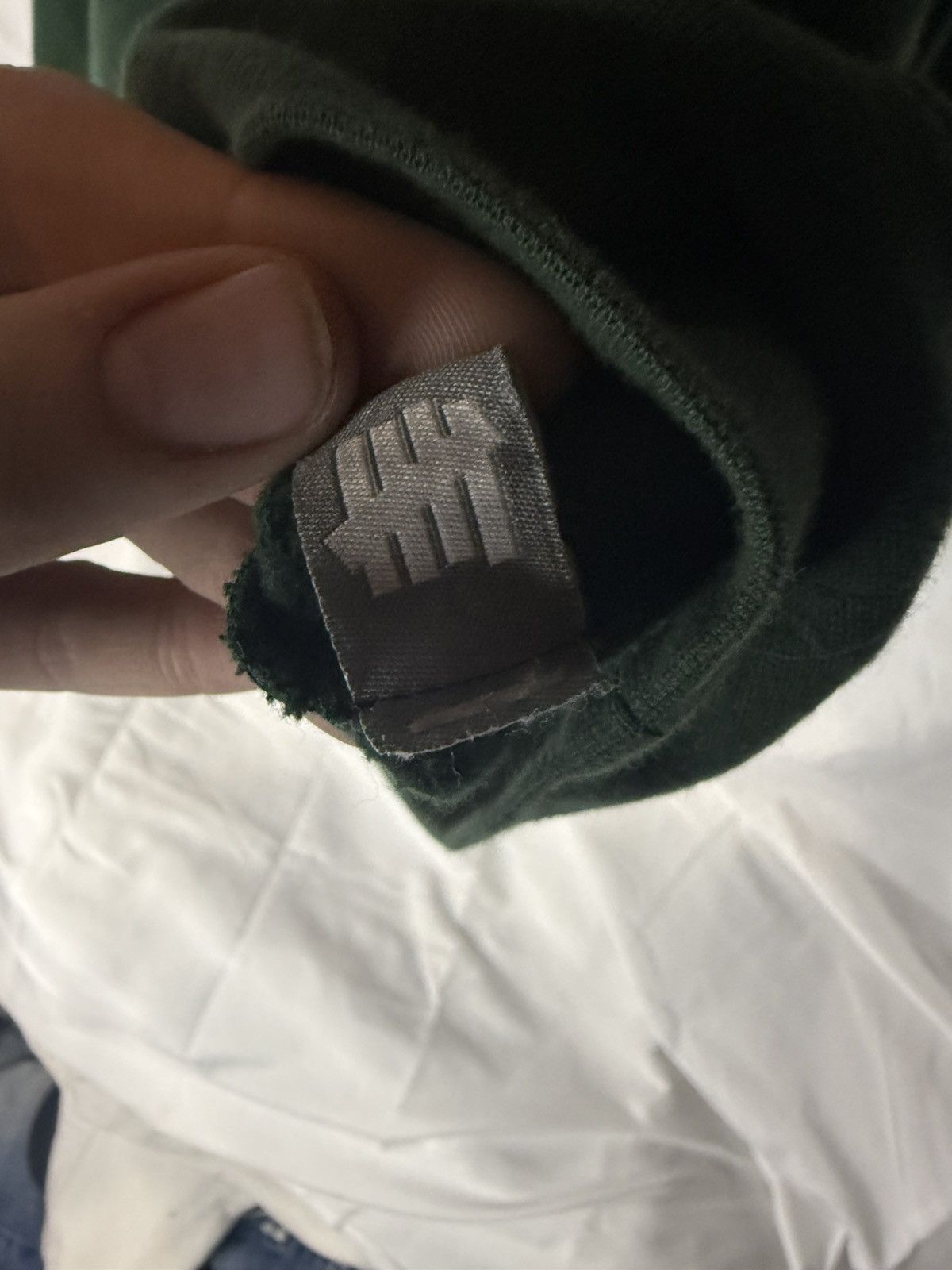 Undefeated Undefeated No. 1 Ammo Bullet Tally Logo L/S Crewneck Green Size US M / EU 48-50 / 2 - 7 Thumbnail