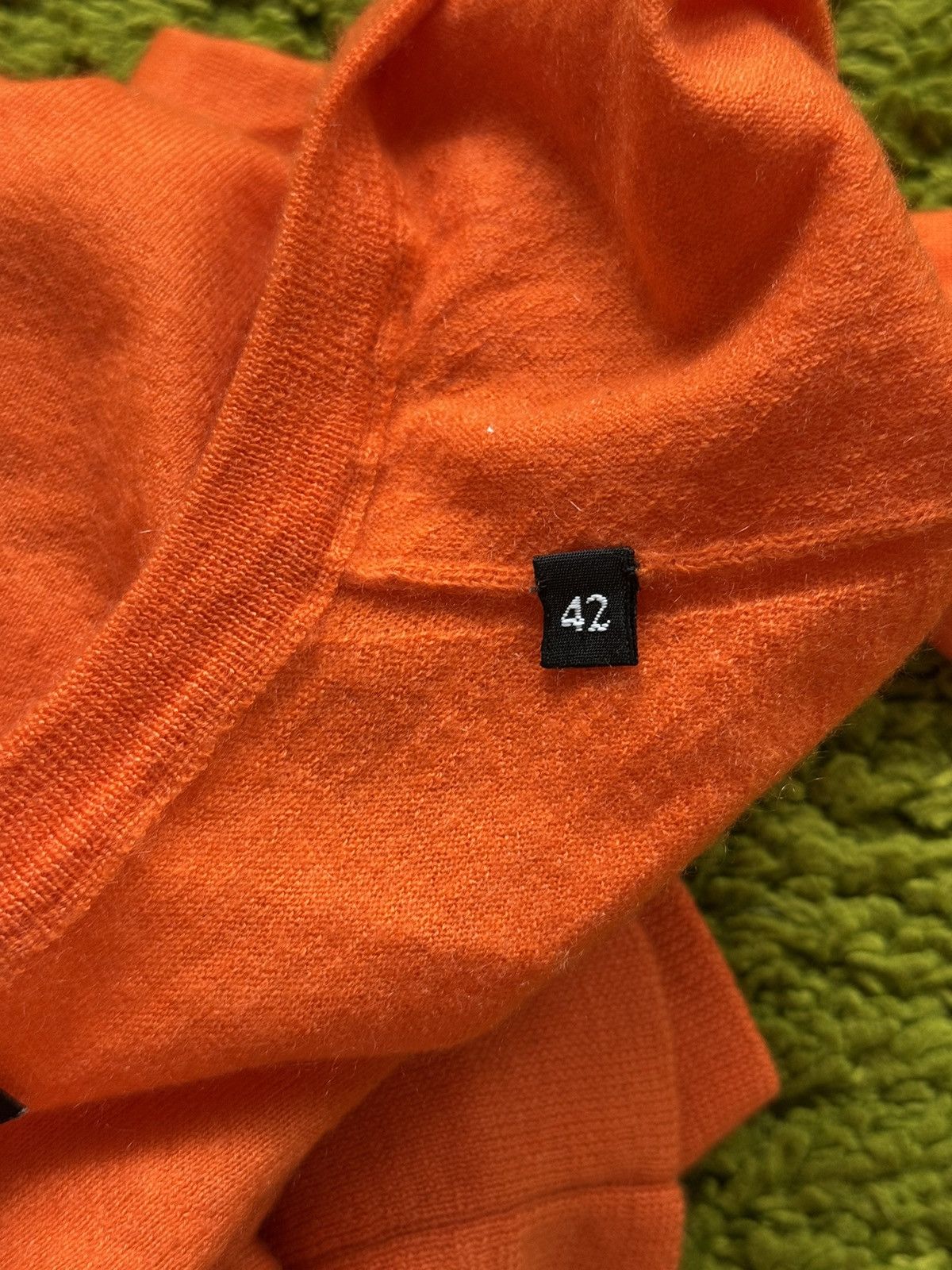 Dolce & Gabbana Dolce & Gabbana D&G orange wool v-neck pullover sweater Size US XS / EU 42 / 0 - 5 Thumbnail