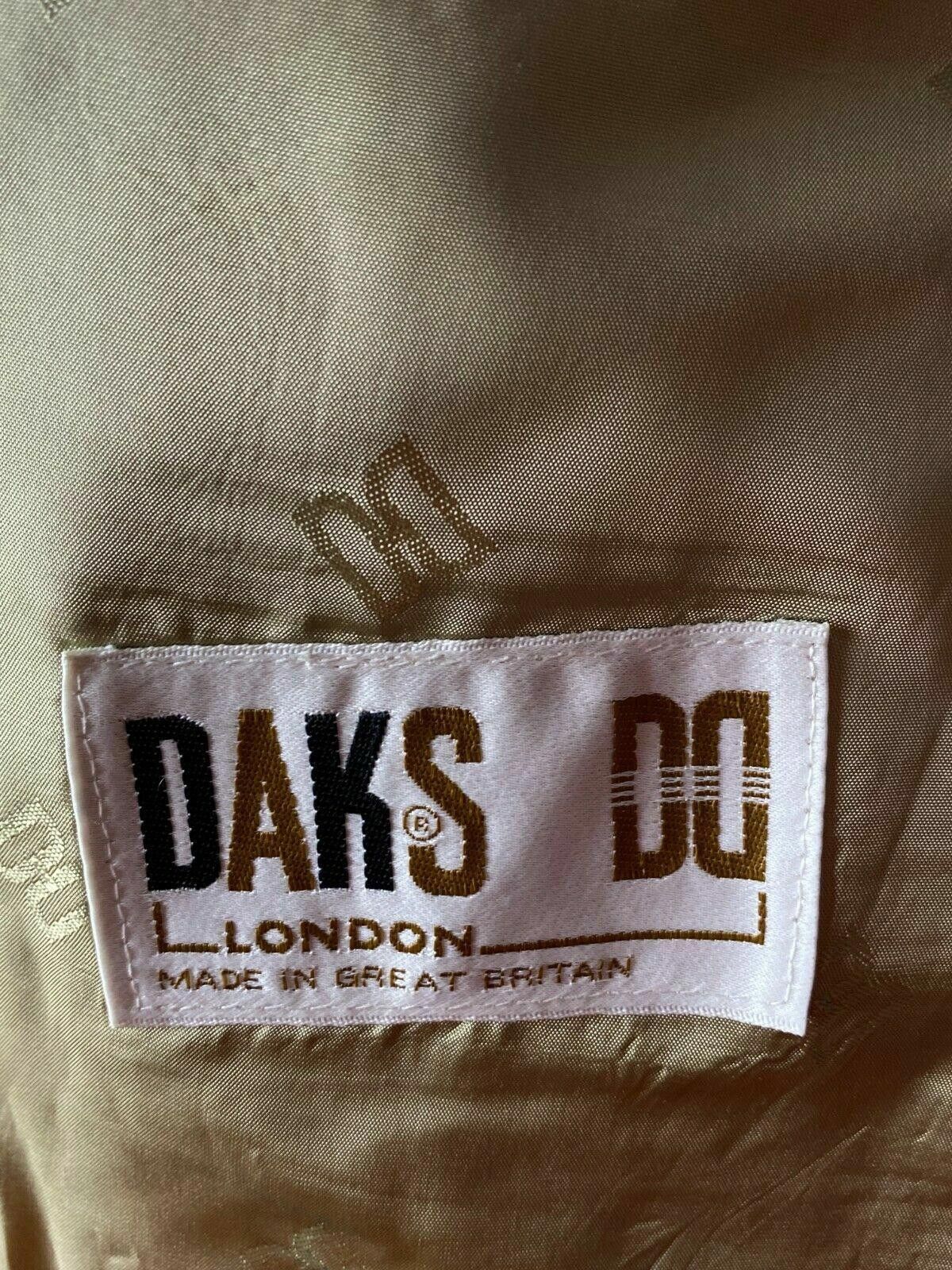 DAKS Daks Signature London Check Coat Blazer M / US 40 / EU 50 Size 40R - 10 Thumbnail