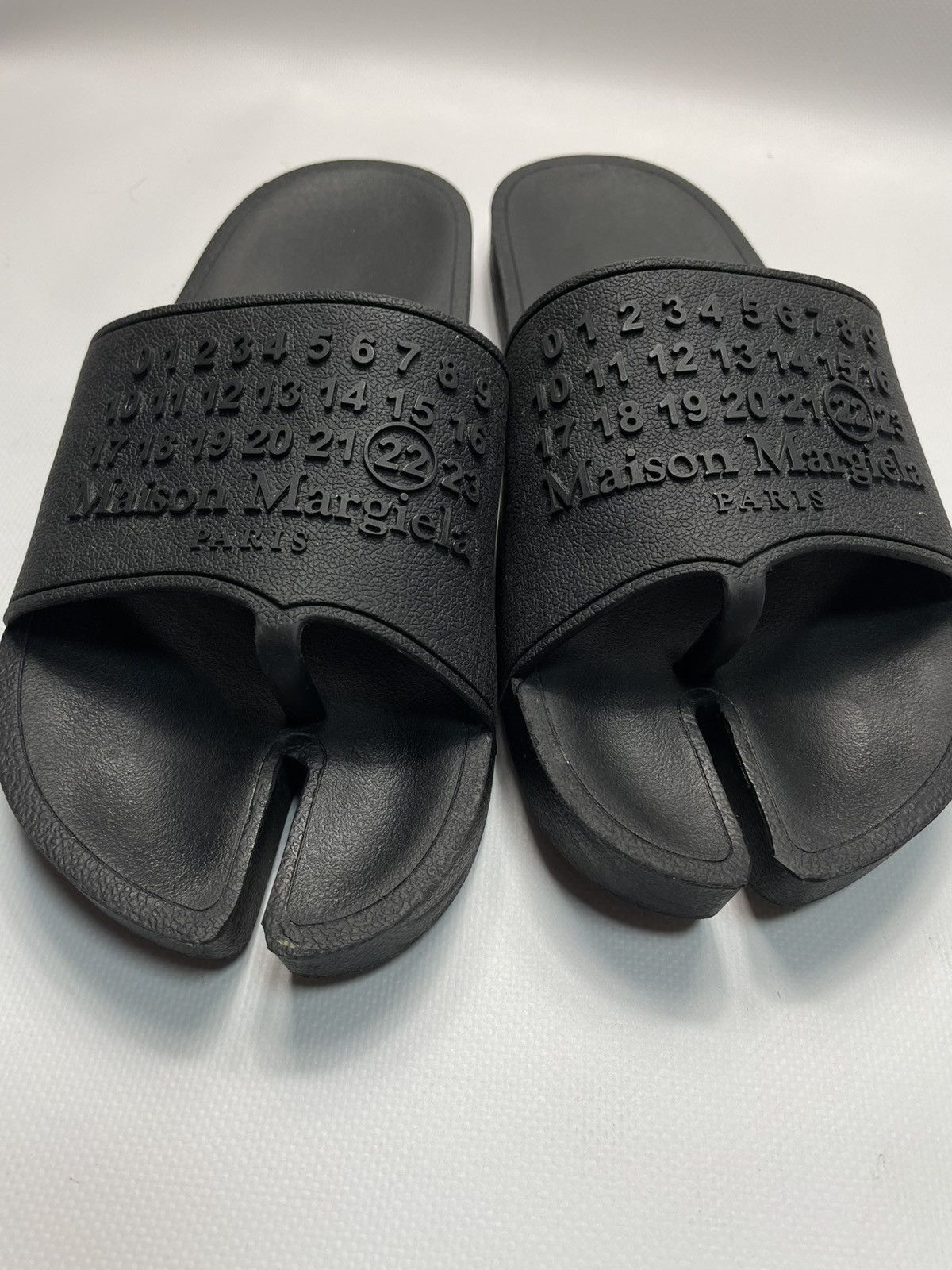 Maison Margiela Maison Margiela tabi flip flops Size US 12 / EU 45 - 6 Thumbnail