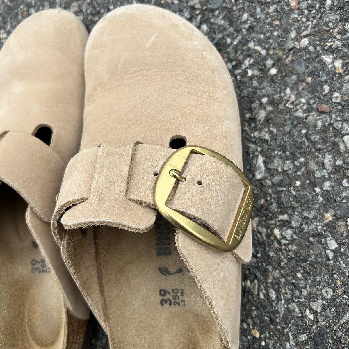 Birkenstock Birkenstock Boston Big Buckle Nubuck Sandcastle Size US 8 / IT 38 - 9 Thumbnail