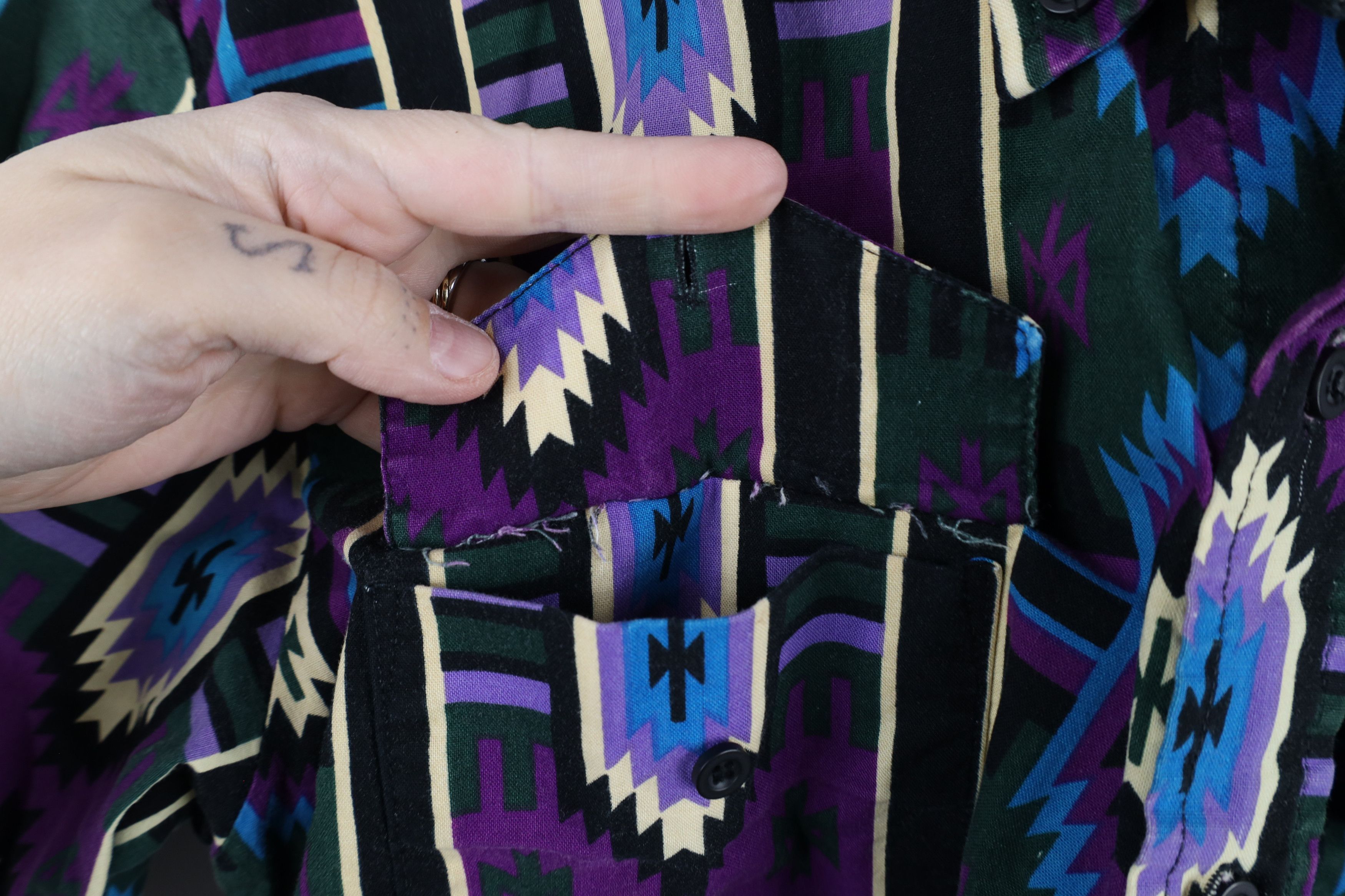 Vintage Vintage 90s Streetwear Southwestern Western Button Shirt Size US L / EU 52-54 / 3 - 4 Thumbnail