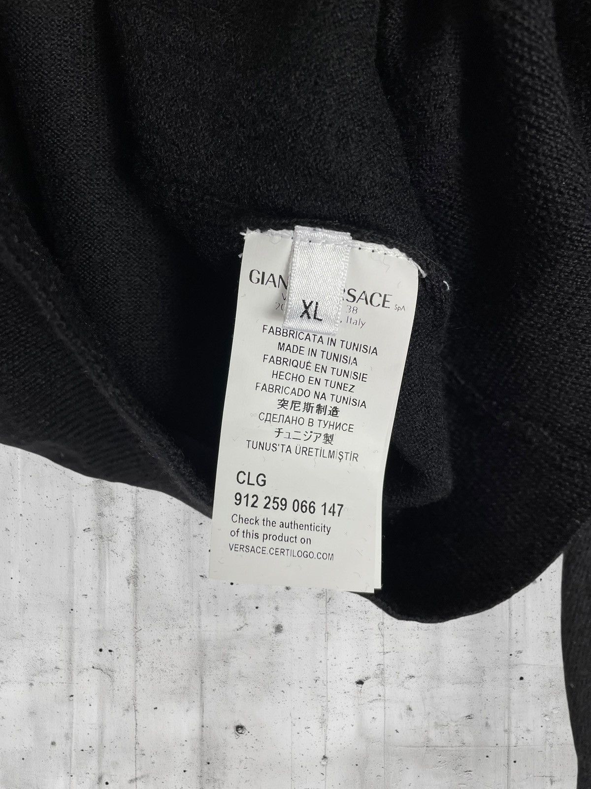 Vintage RARE Gianni Versace Medusa Logo Black Knit Sweater Size US XL / EU 56 / 4 - 3 Thumbnail