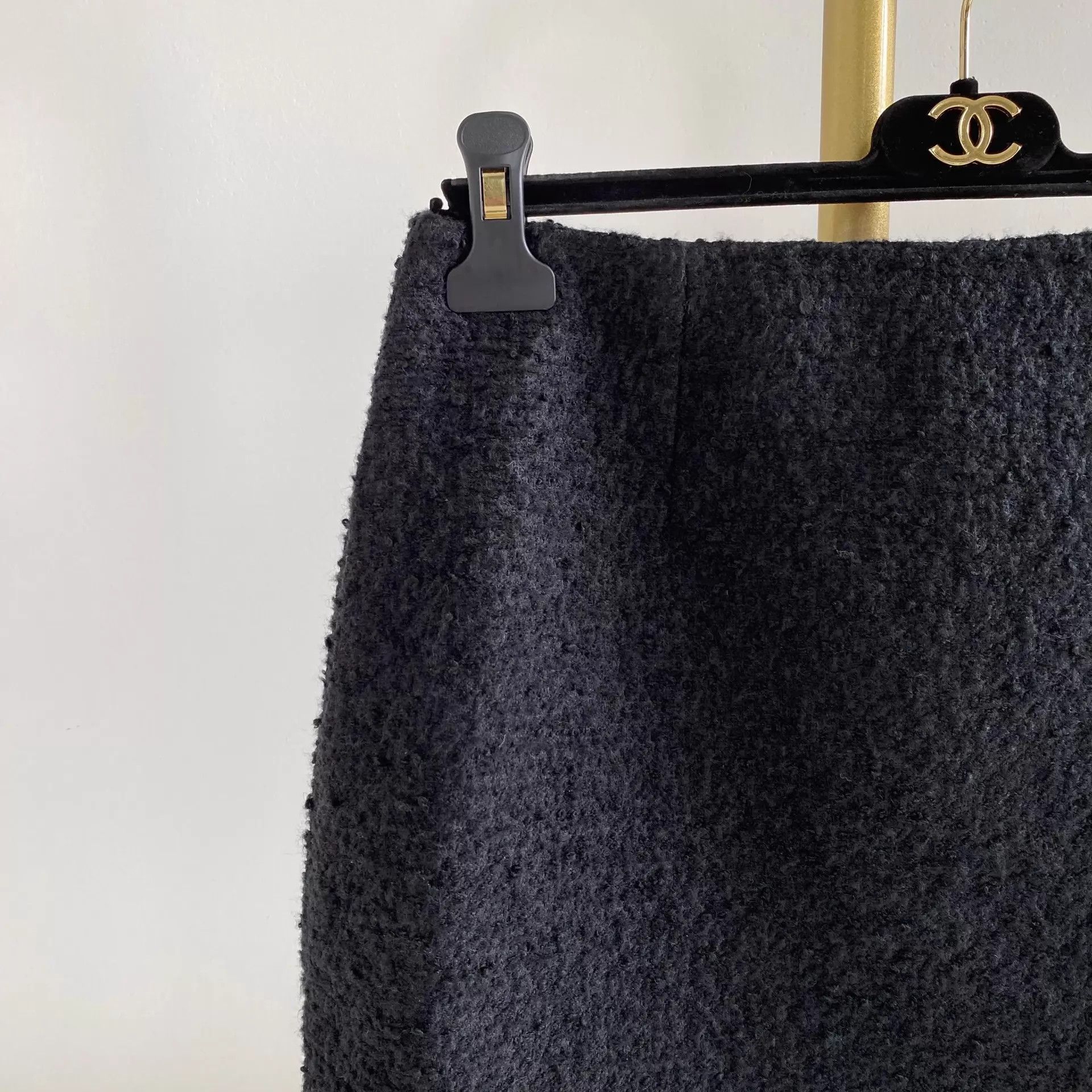 Louis Vuitton Louis Vuitton dark wool mini skirt women's 38 Size 27" / US 4 / IT 40 - 3 Thumbnail