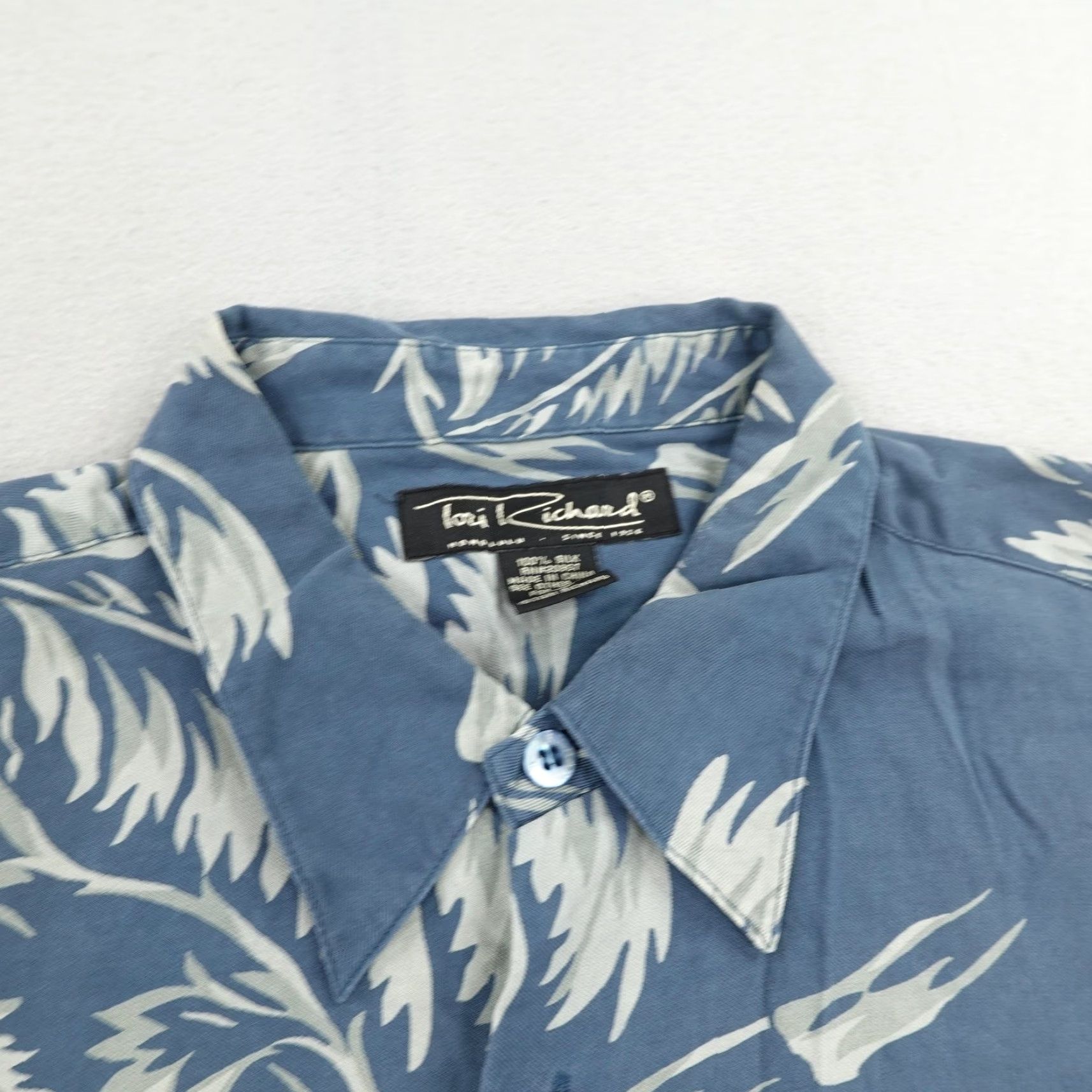 Tori Richard VINTAGE Tori Richard Shirt Men XL Blue Silk Palm Tree Hawaiian Aloha Button-Up Camp Beach Floral 60s 70s Mens Size US XL / EU 56 / 4 - 2 Thumbnail