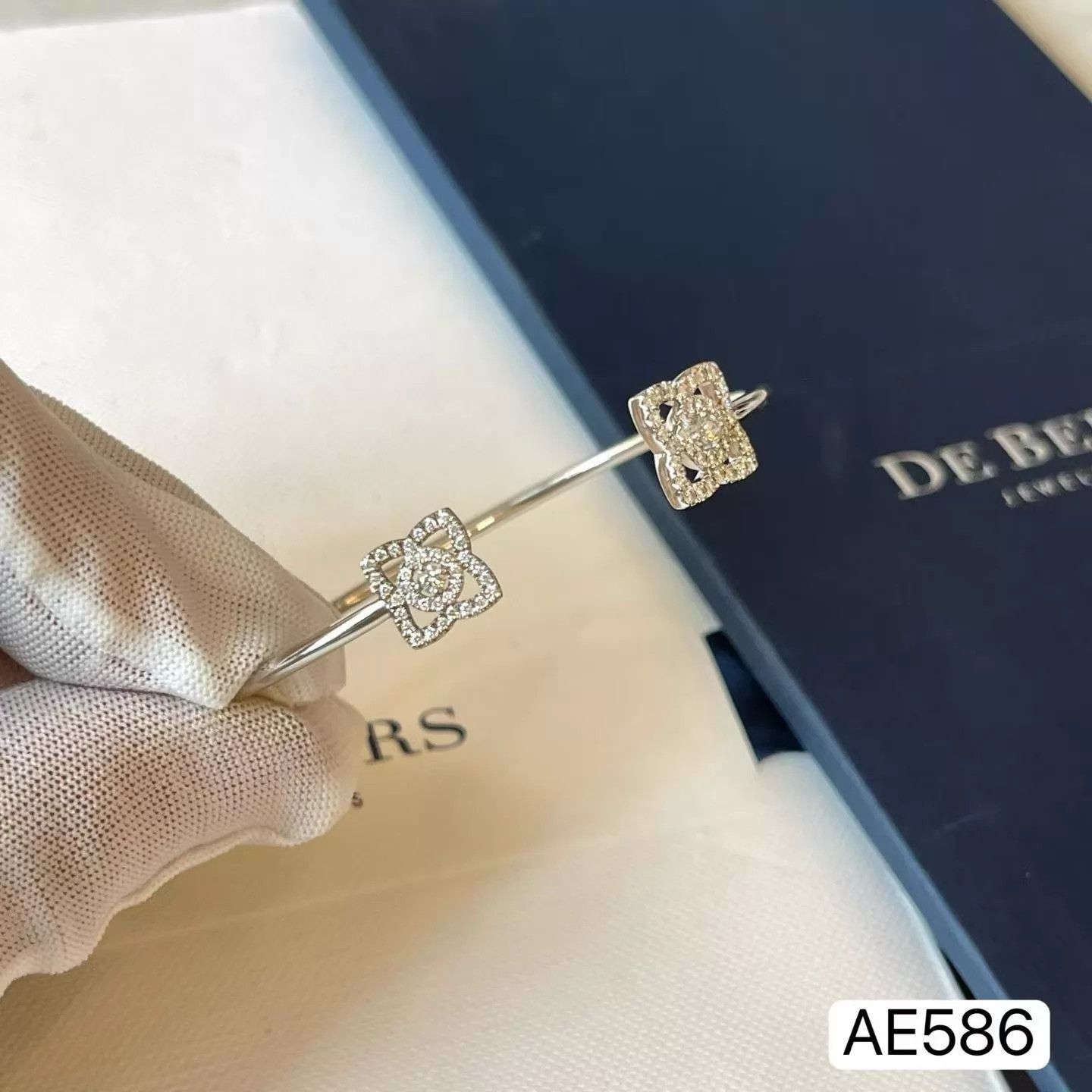 Other DE BEERS Lotus 18k Gold Diamond Bracelet 15.5cm AE586 Size ONE SIZE - 6 Thumbnail
