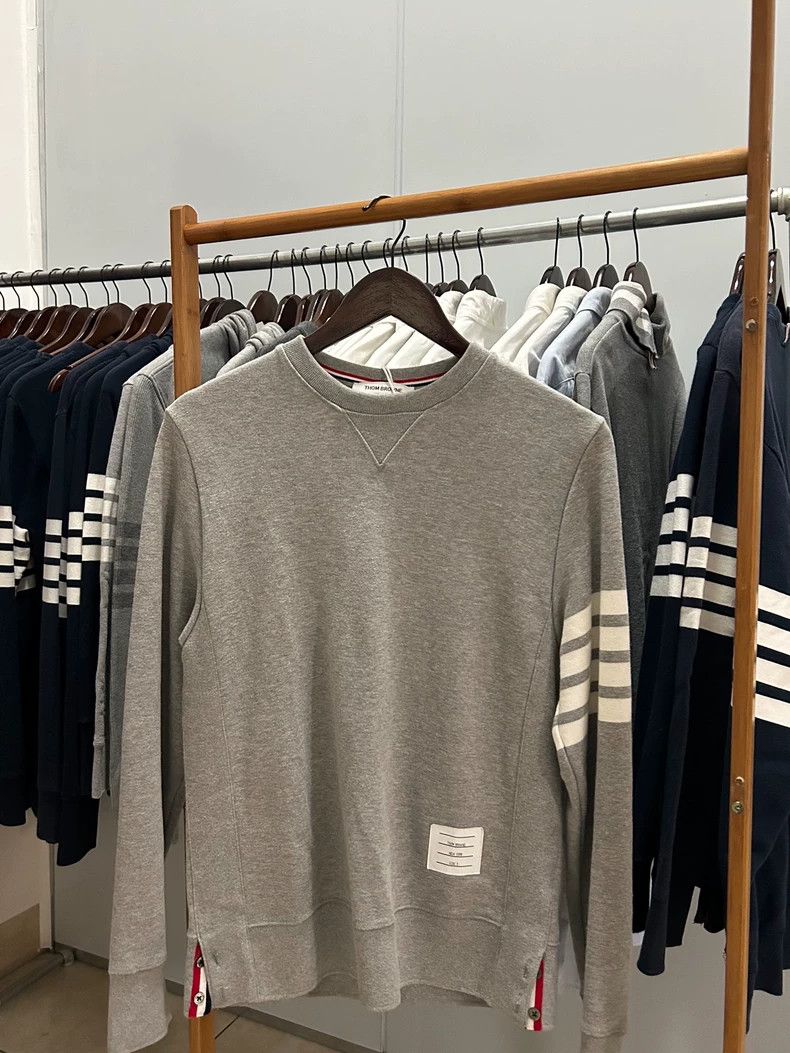 Thom Browne Thom Browne Classic Grey Stripe Sweatshirt-dmc Size US M / EU 48-50 / 2 - 1 Thumbnail