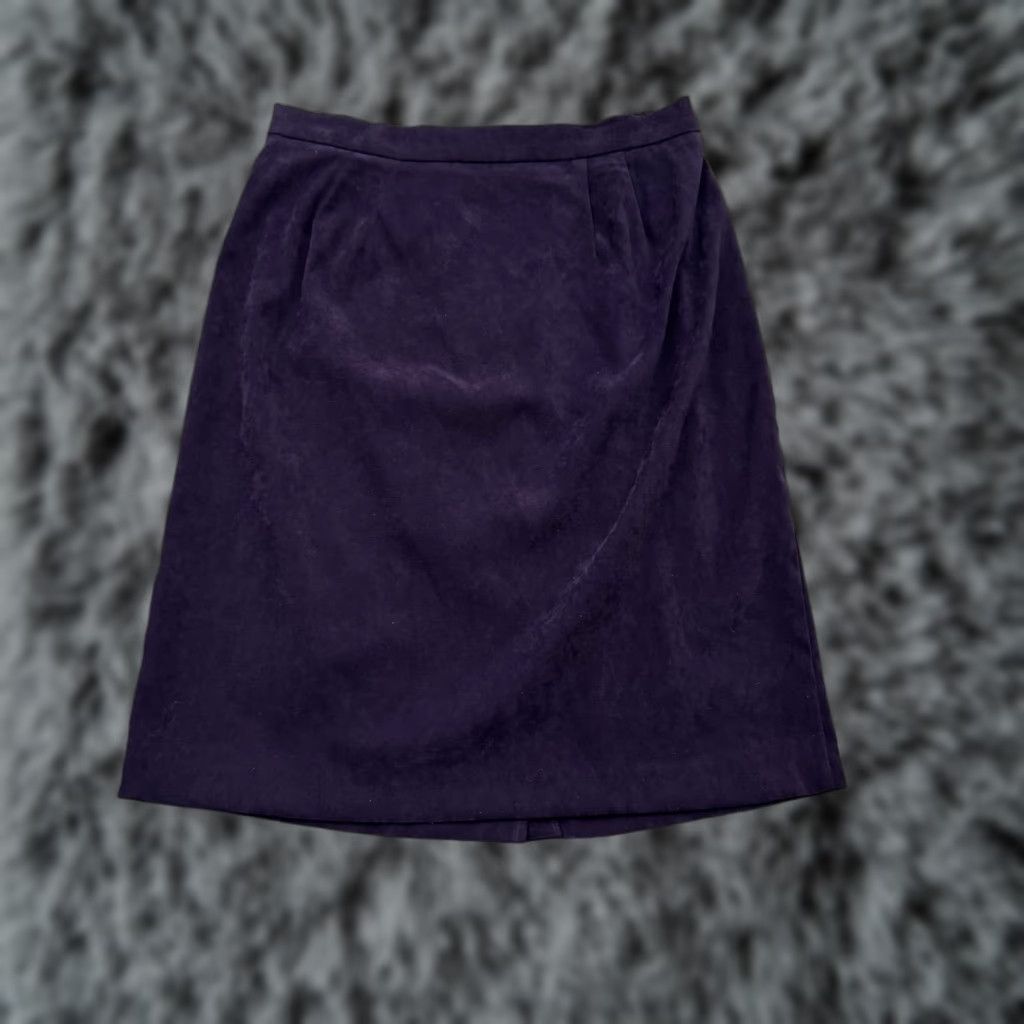 Velour VINTAGE 90s Skirt Size 12 Velour Office Evening Wear Chic Minimalist Timeless Purple 97% Polyester 3% Spandex Zipper Midi A-Line Ladies Women Size 34" / US 12 / IT 48 - 1 Thumbnail