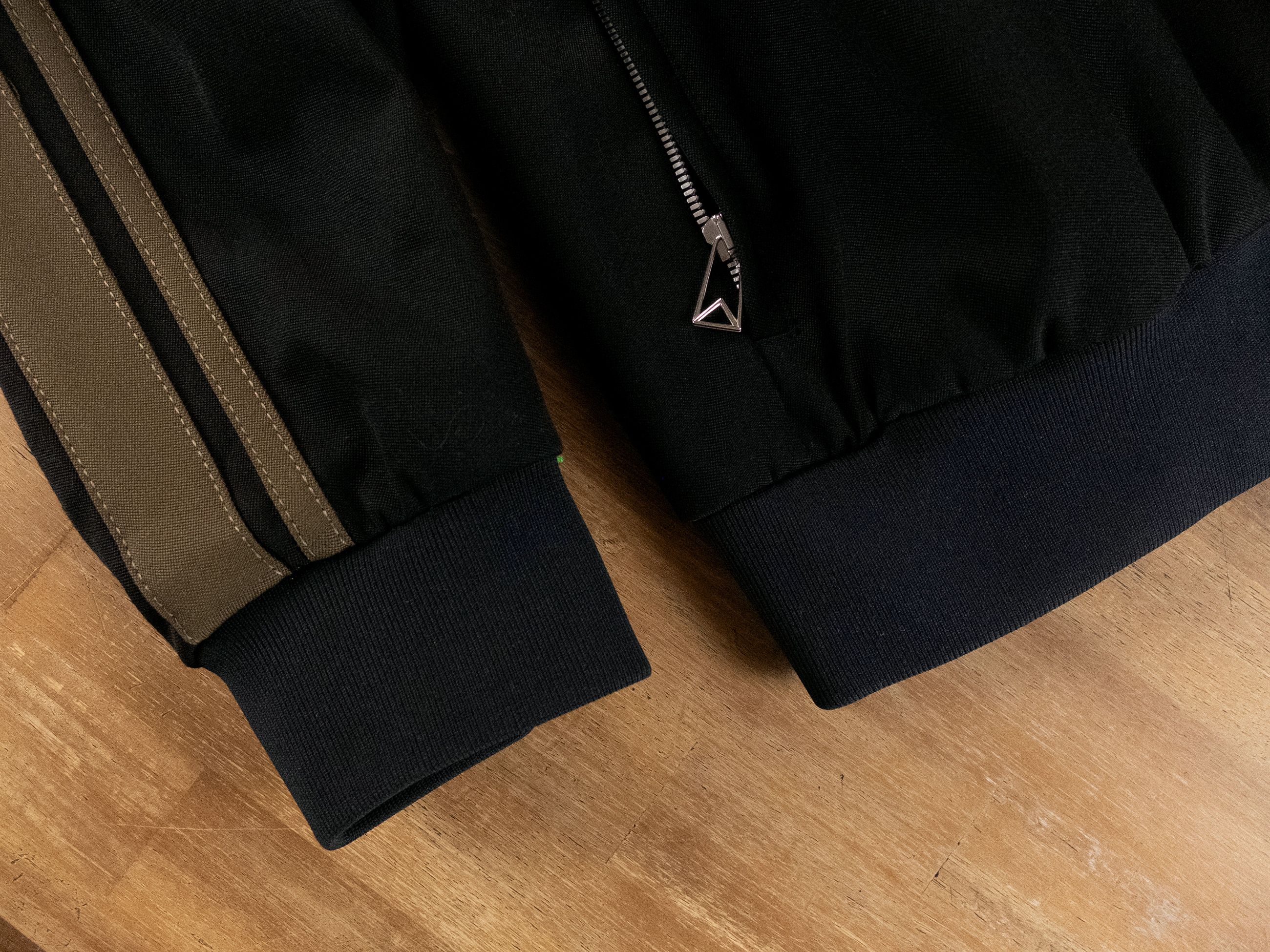 Bottega Veneta BOTTEGA VENETA black wool side stripe zip sweatshirt jacket Size US XL / EU 56 / 4 - 4 Thumbnail
