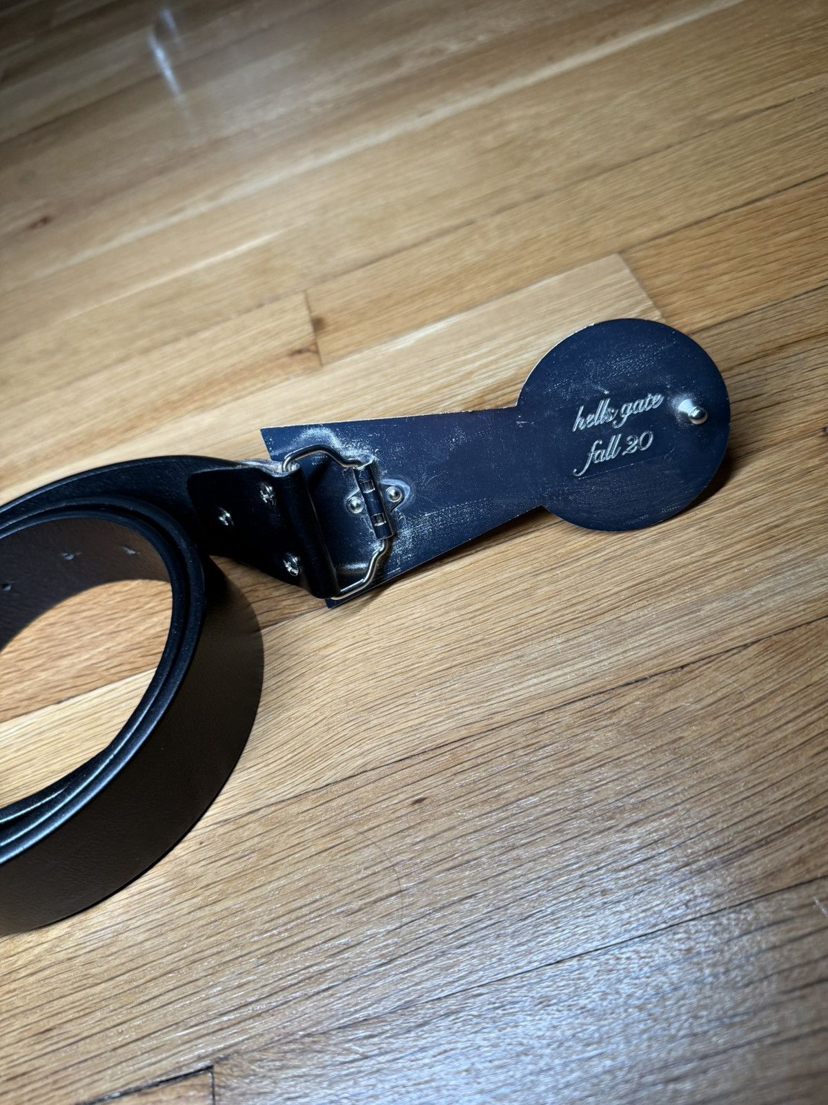 If Six Was Nine Iseder FW20 Hell’s Gate Black Leather Keyhole Belt Size 32 - 3 Thumbnail