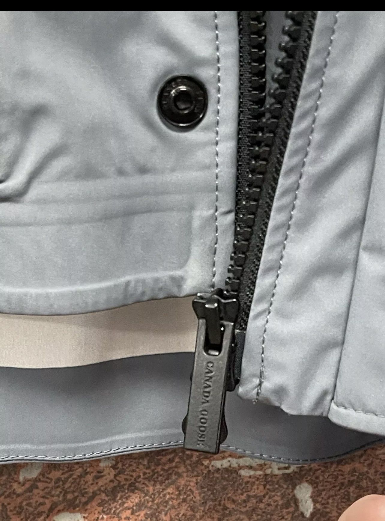 Canada Goose Size L - Canada Goose Reflective Mens Lightweight Jacket Size US L / EU 52-54 / 3 - 15 Thumbnail