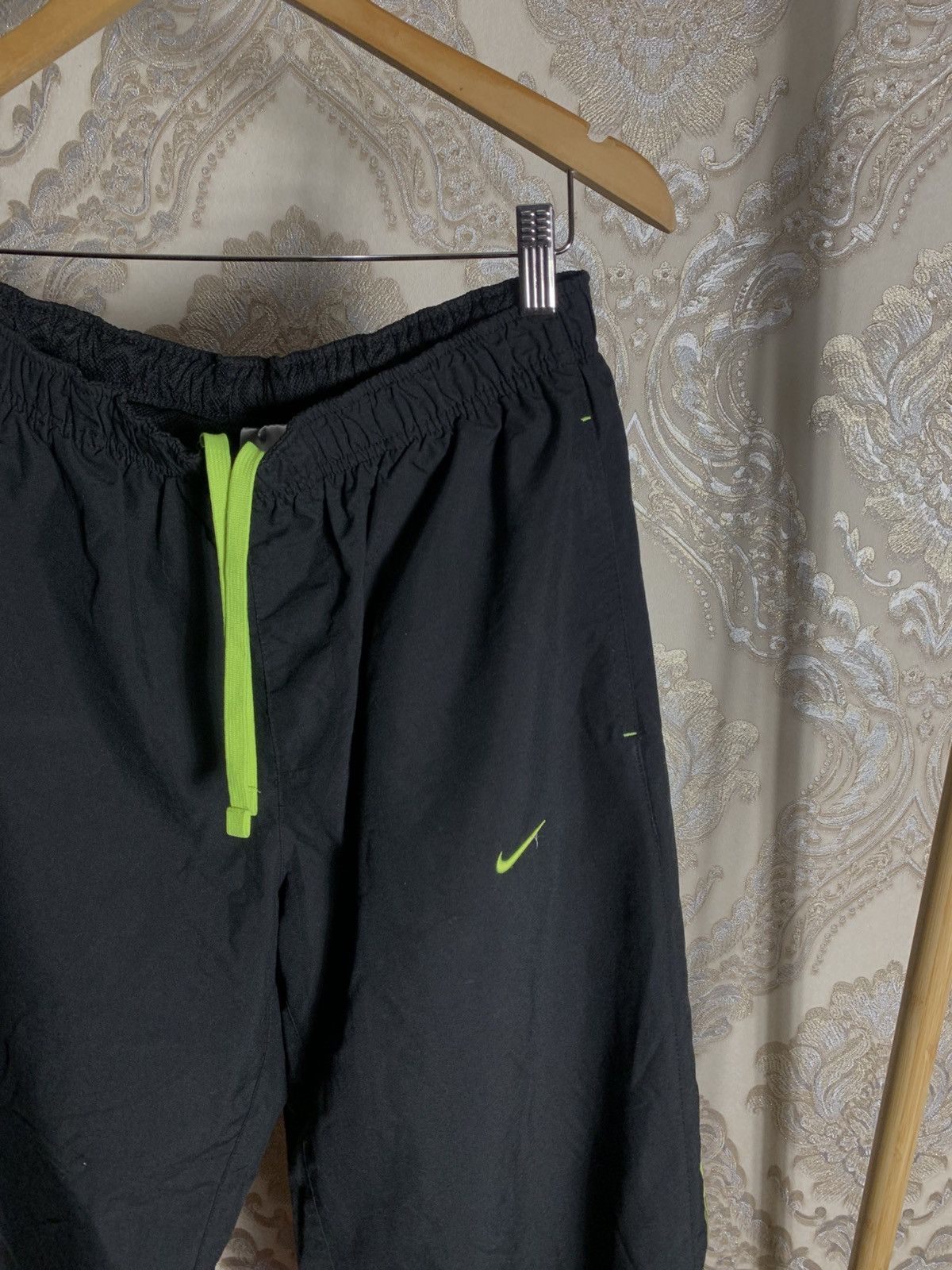Nike VINTAGE NIKE NYLON RETRO SWEATPANTS DRILL SWOOSH Y2K 90s SK8 Size US 32 / EU 48 - 2 Thumbnail