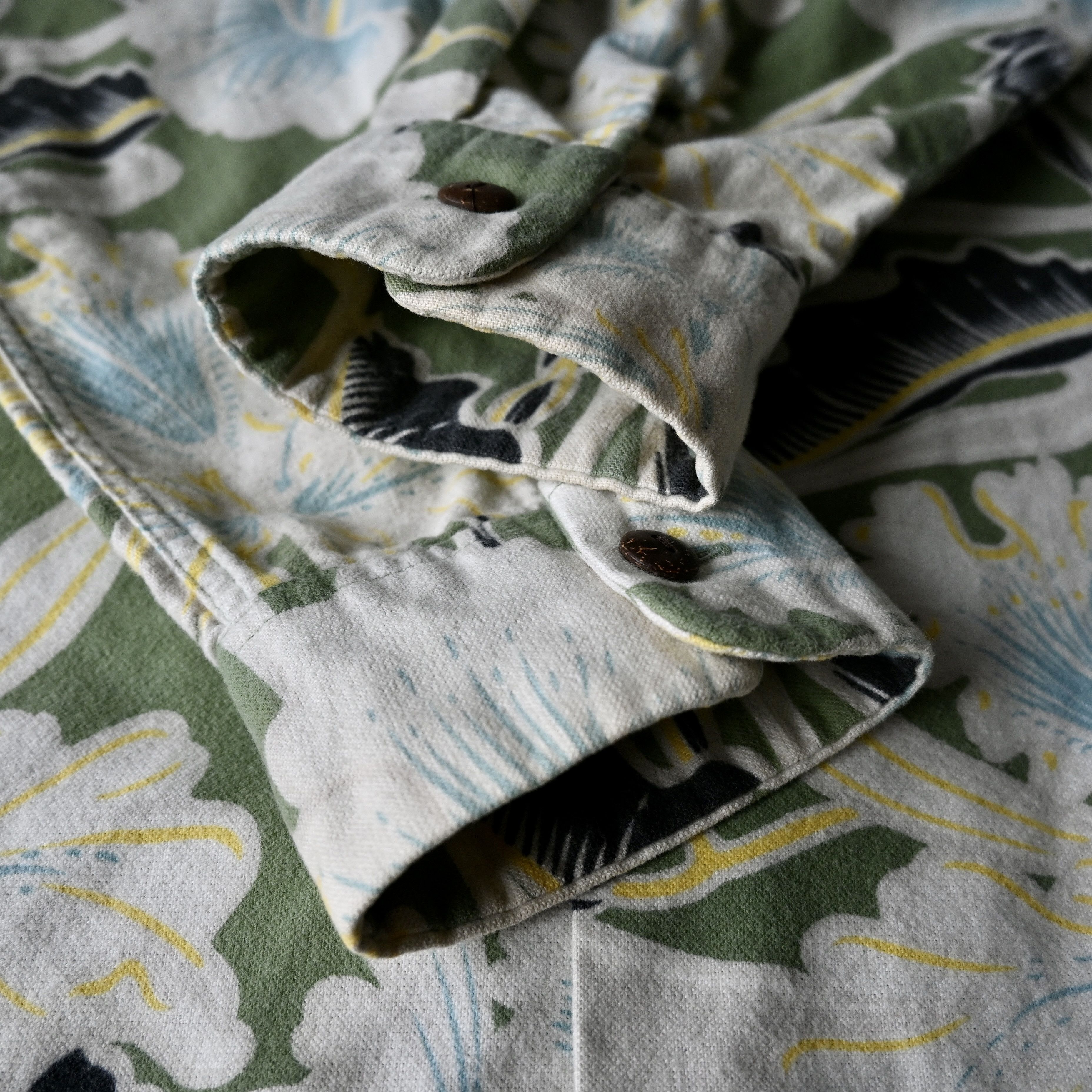Sun Surf SUN SURF oriental botany flannel Hawaiian shirt, size L Size US L / EU 52-54 / 3 - 17 Thumbnail