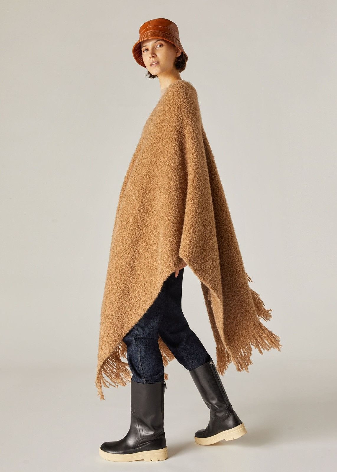 Loro Piana o1srvl11e0824 Fluffy Fringed Poncho Cape in Brown Size XL / US 12-14 / IT 48-50 - 3 Thumbnail