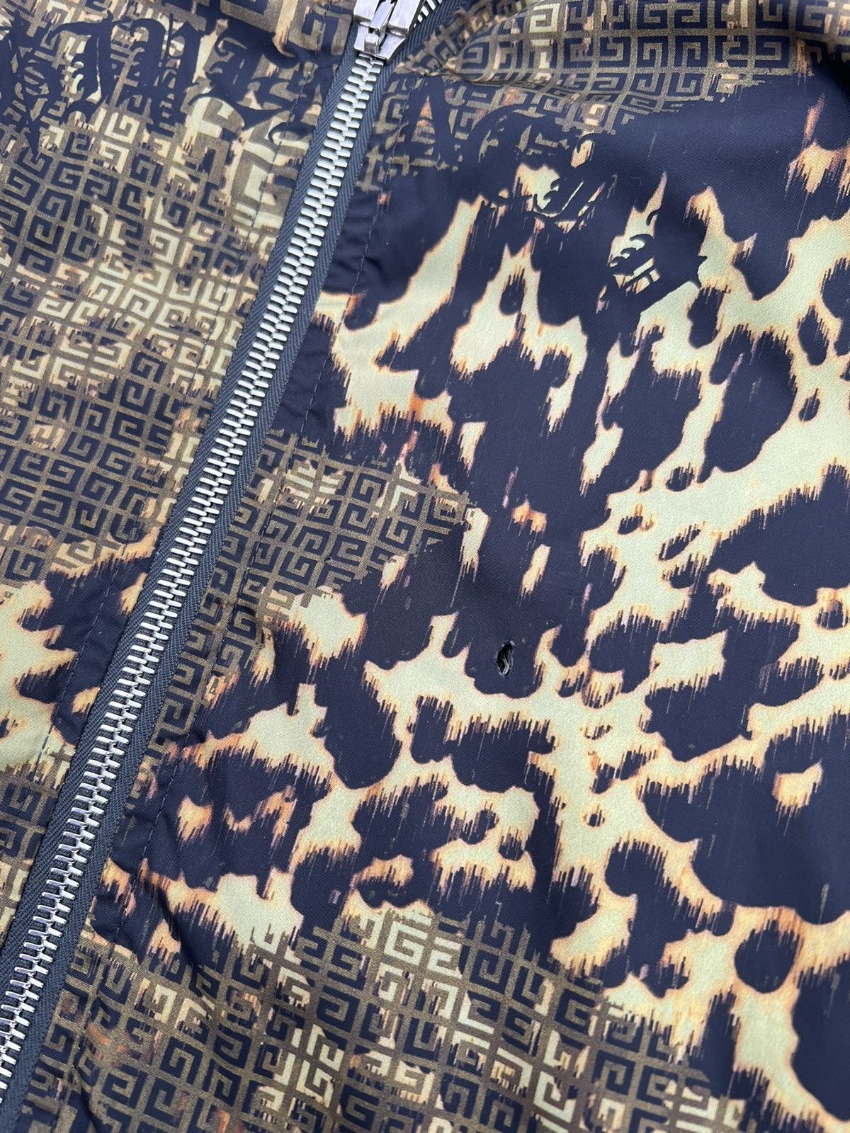 Givenchy Givenchy camouflage printed zip Size US L / EU 52-54 / 3 - 14 Thumbnail