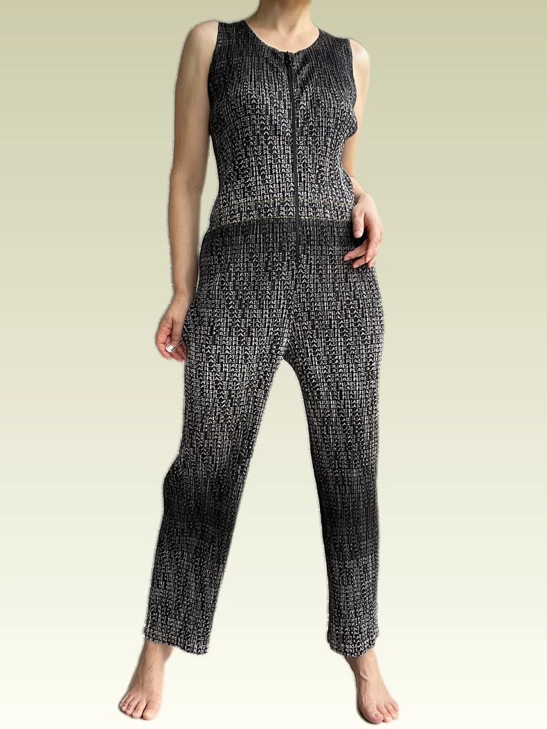 Issey Miyake Issey Miyake size:3 Black letter dress Size M / US 6-8 / IT 42-44 - 1 Thumbnail