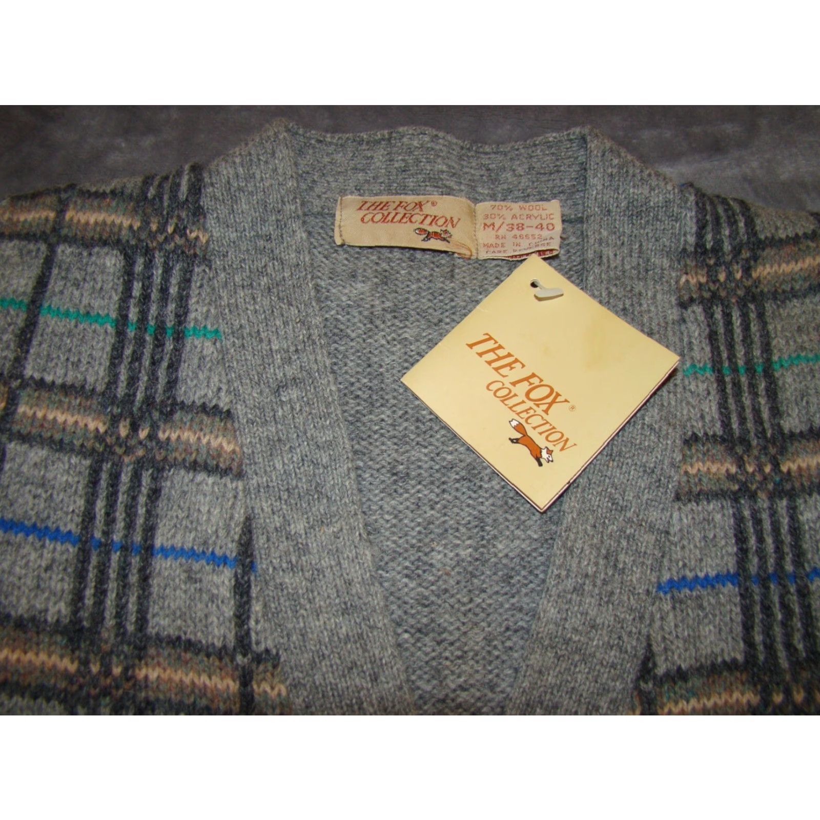 Vintage VINTAGE Fox Collection Cardigan Vest Mens M Gray Plaid Wool Button V-Neck Sleeveless 70% Wool 30% Acrylic Pockets Casual Classic Designer Size US M / EU 48-50 / 2 - 3 Thumbnail