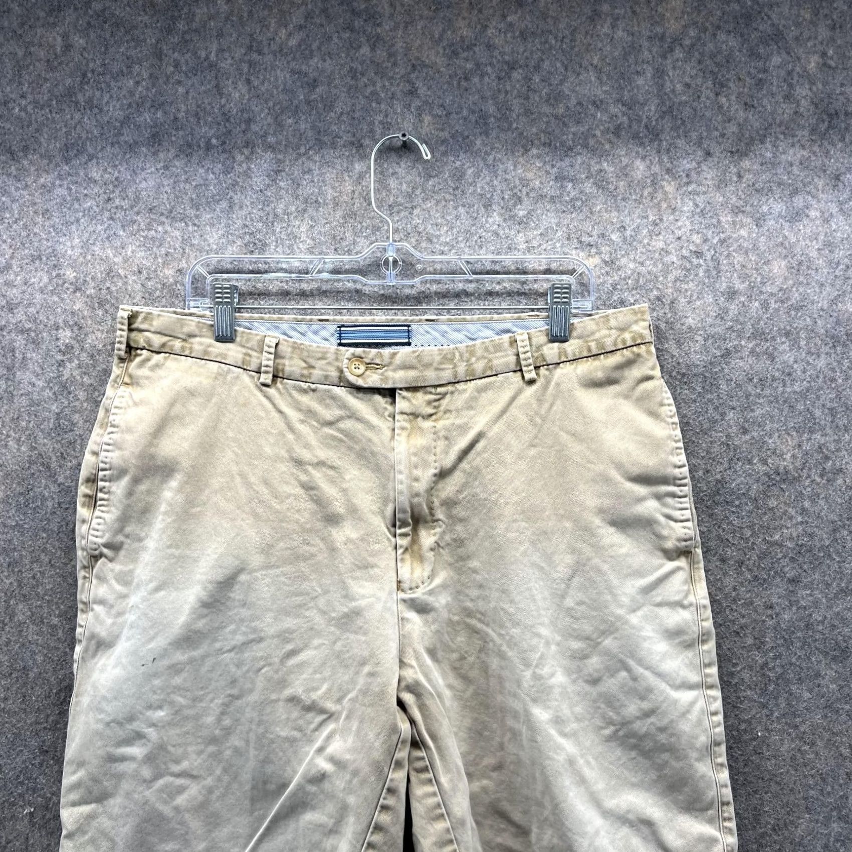 Peter Millar Peter Millar Shorts Men 36 Khaki Chino Flat Front Tan Beige Casual Two Tone Khaki Beige Chino Flat Front 36 Mens shorts Regular Summer 36 Men Size US 36 / EU 52 - 2 Thumbnail