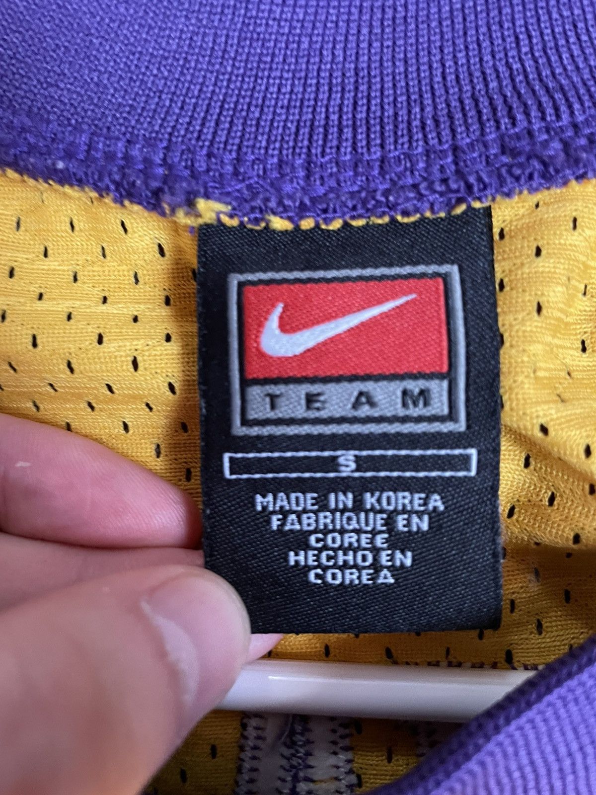 NBA Vintage Nike Kobe Bryant #8 Lakers Swingman Gold Purple Size US S / EU 44-46 / 1 - 4 Thumbnail